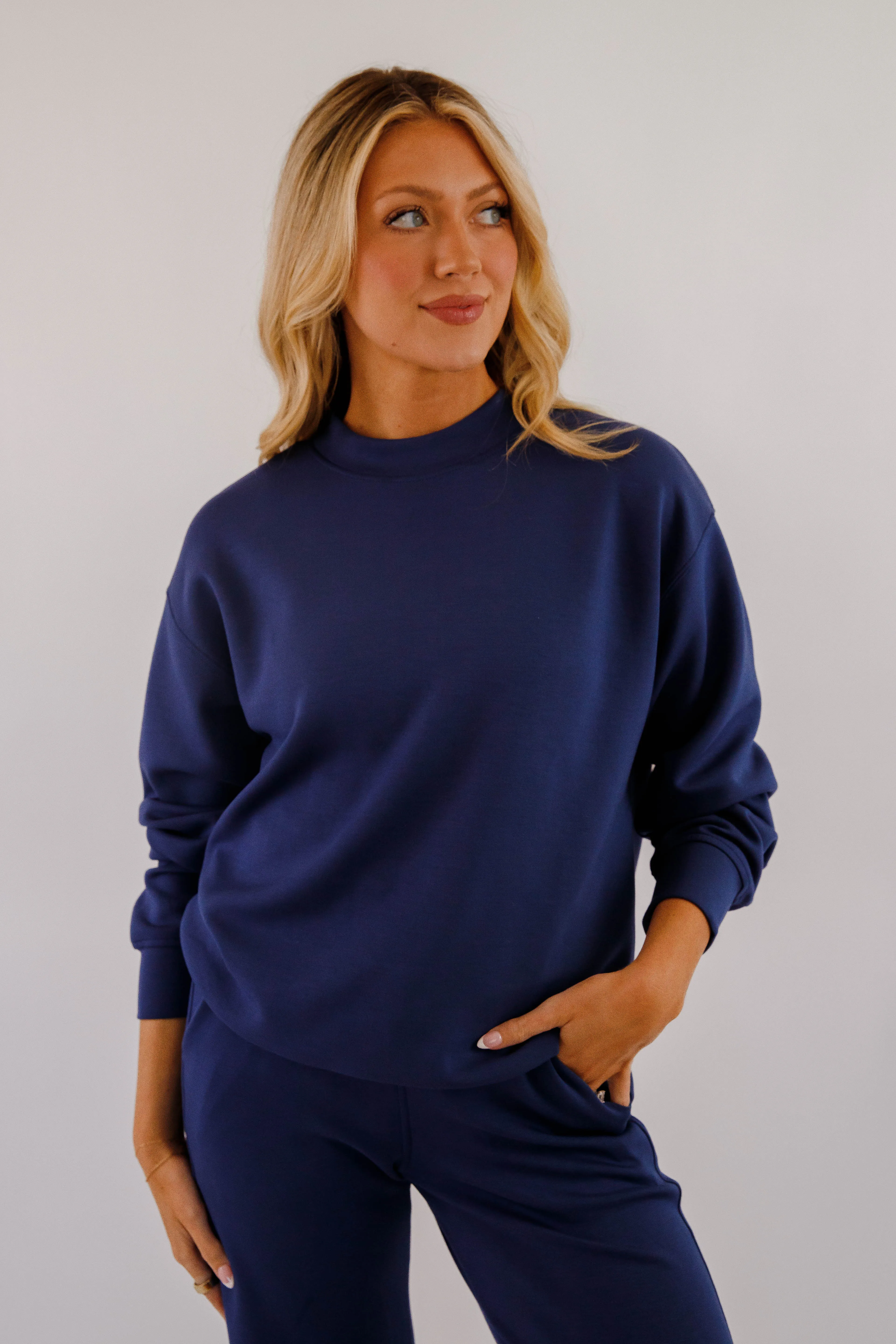 Microfiber texture Recycled Polyester Material Gathering Miles Pullover-Navy