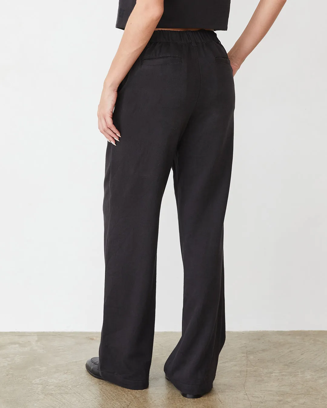 Flared bottom Sport Ready Soft Twill Patch Pocket Pant