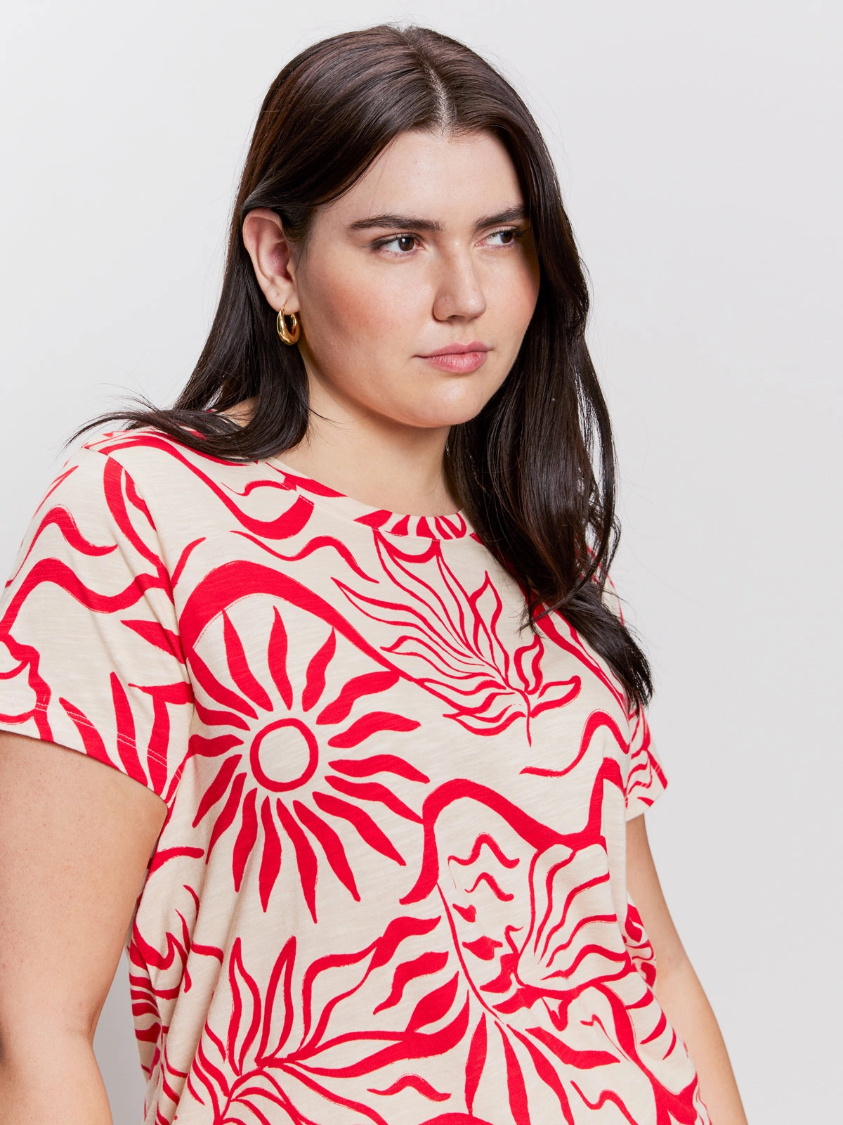 The Perfect Tee Sunny Riviera Extended Sizing Fit Design