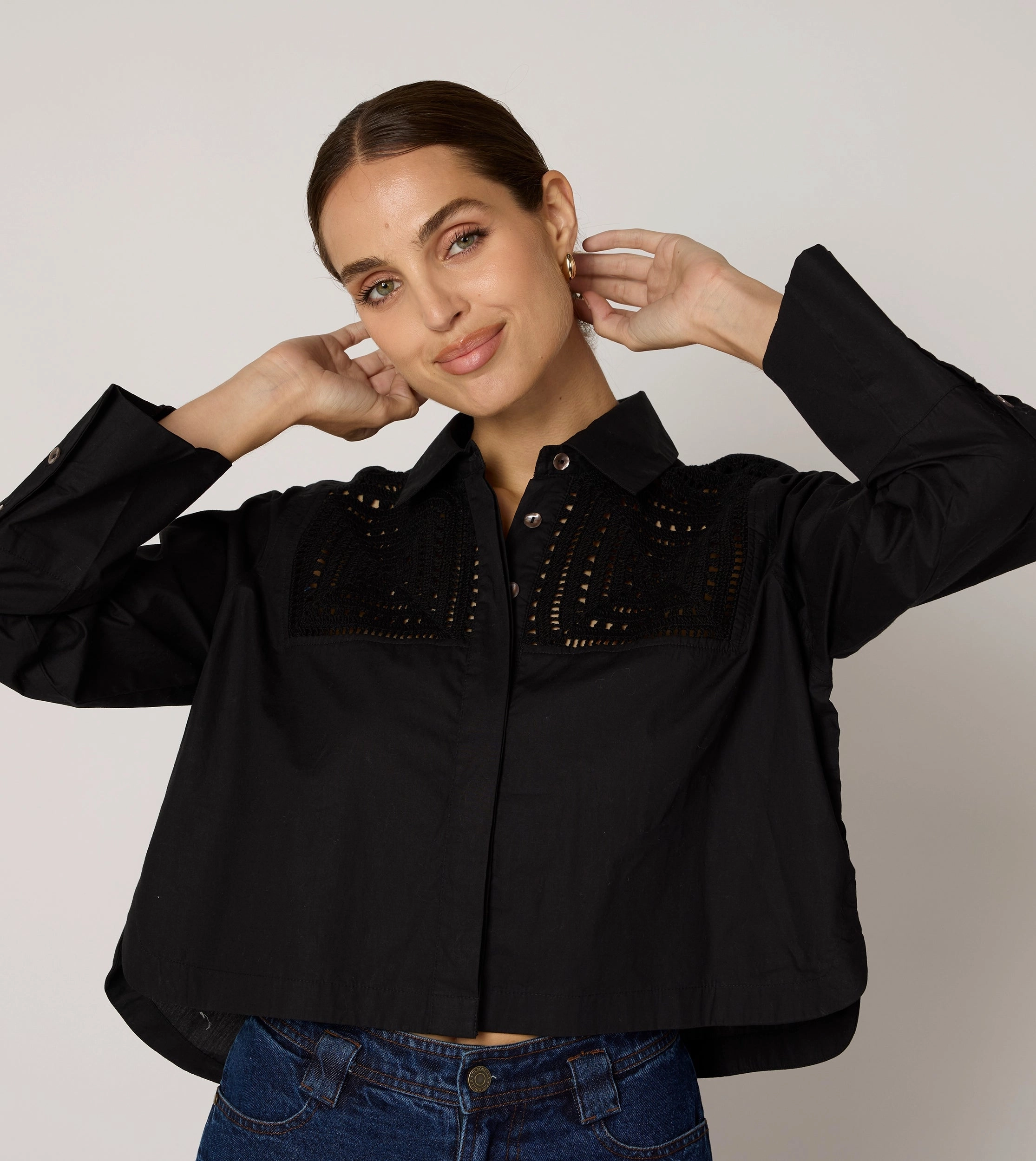 Sierra Blouse | Black Non Restrictive Mobility LightweightDesign