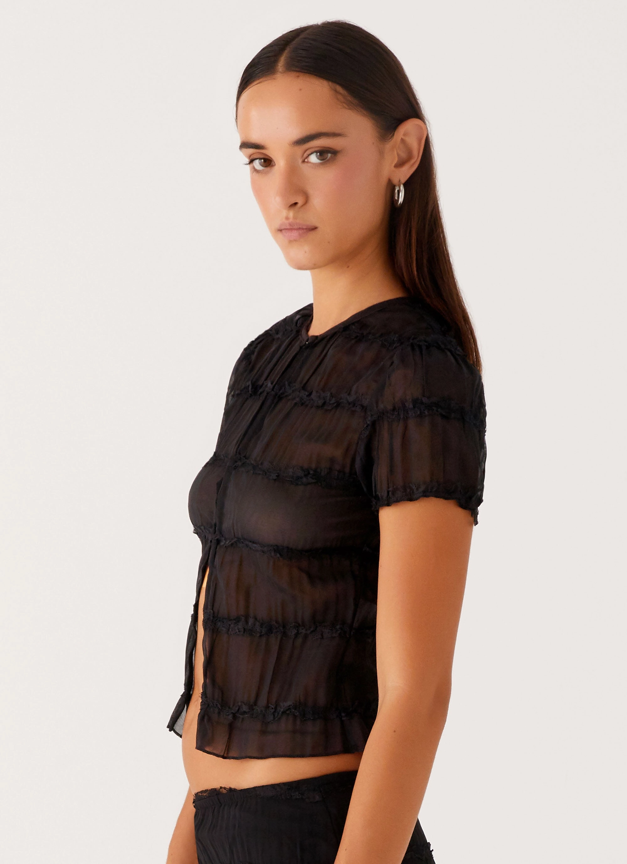 TaglessCollar Basic Wardrobe Daydreaming Top - Black