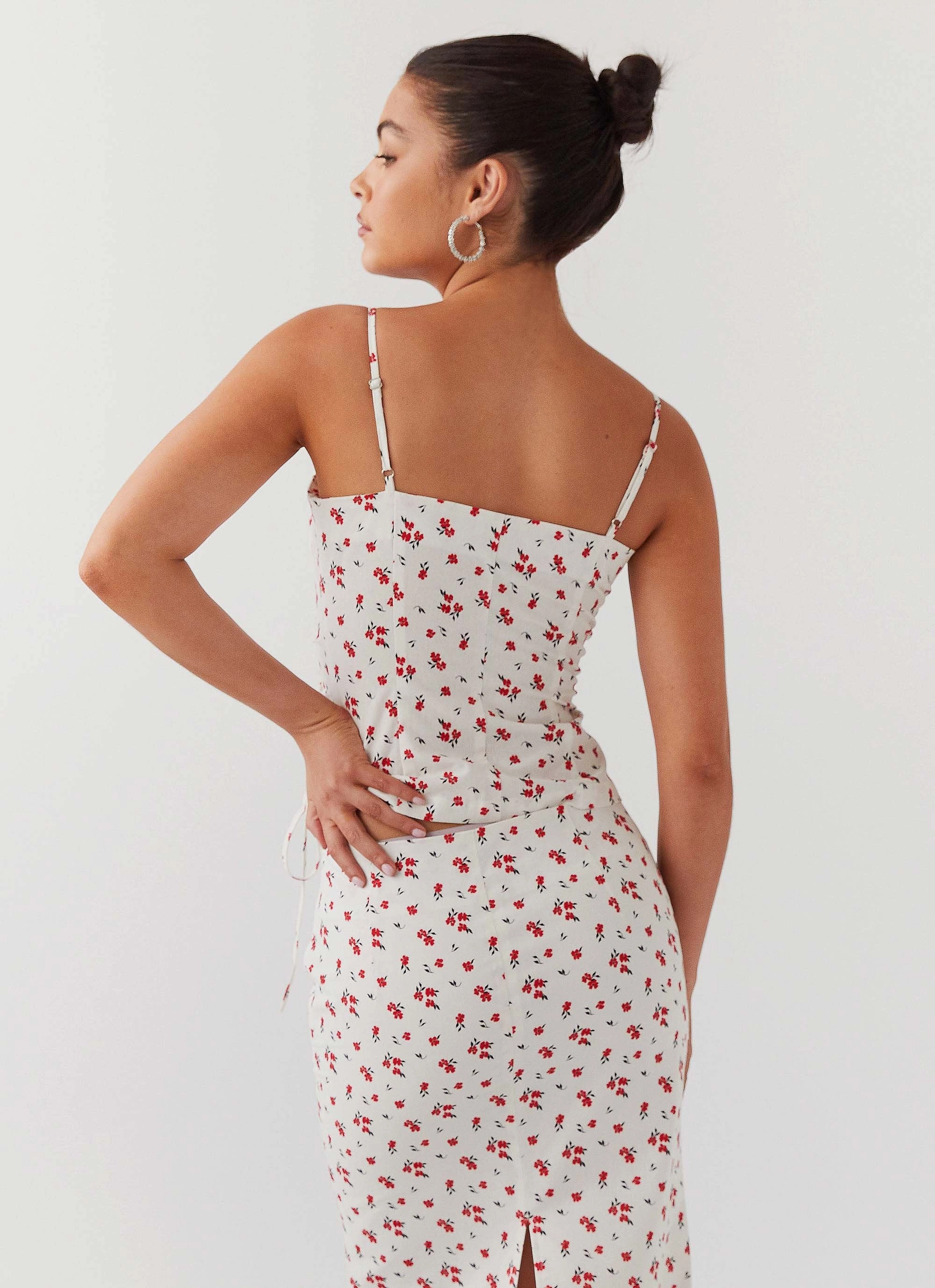 Sporty Top Modern Design Ariana Linen Bustier Top - Poppy Floral