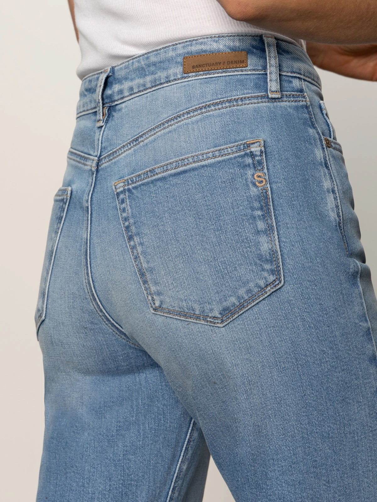Wrinklefree Ekara Slim Wide Semi High Rise Jeans Light