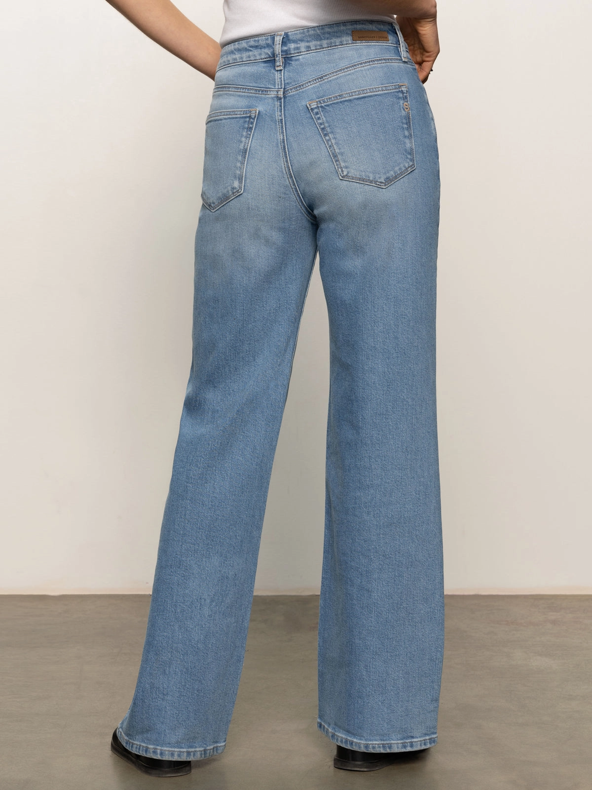 Ekara Slim Wide Semi High Rise Jeans Light Dynamic Fit