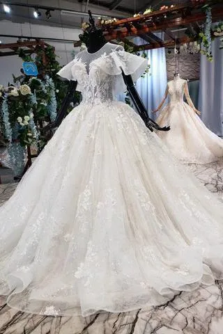 Elegant Ball Gown Big Wedding Dresses, Appliques Bridal Dress with Short Sleeves TN185