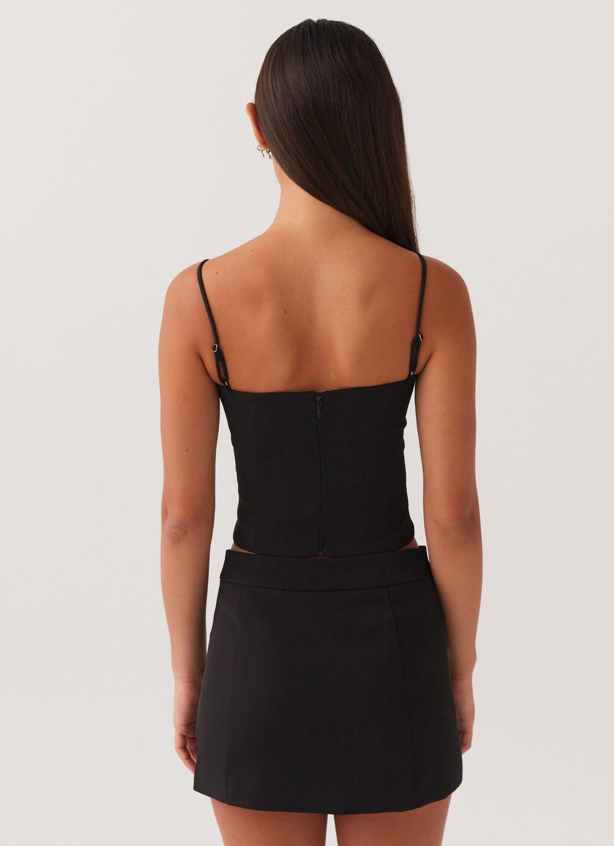 DoubleLayeredShoulders Breathable Mesh Back Eliana Crop Top - Black