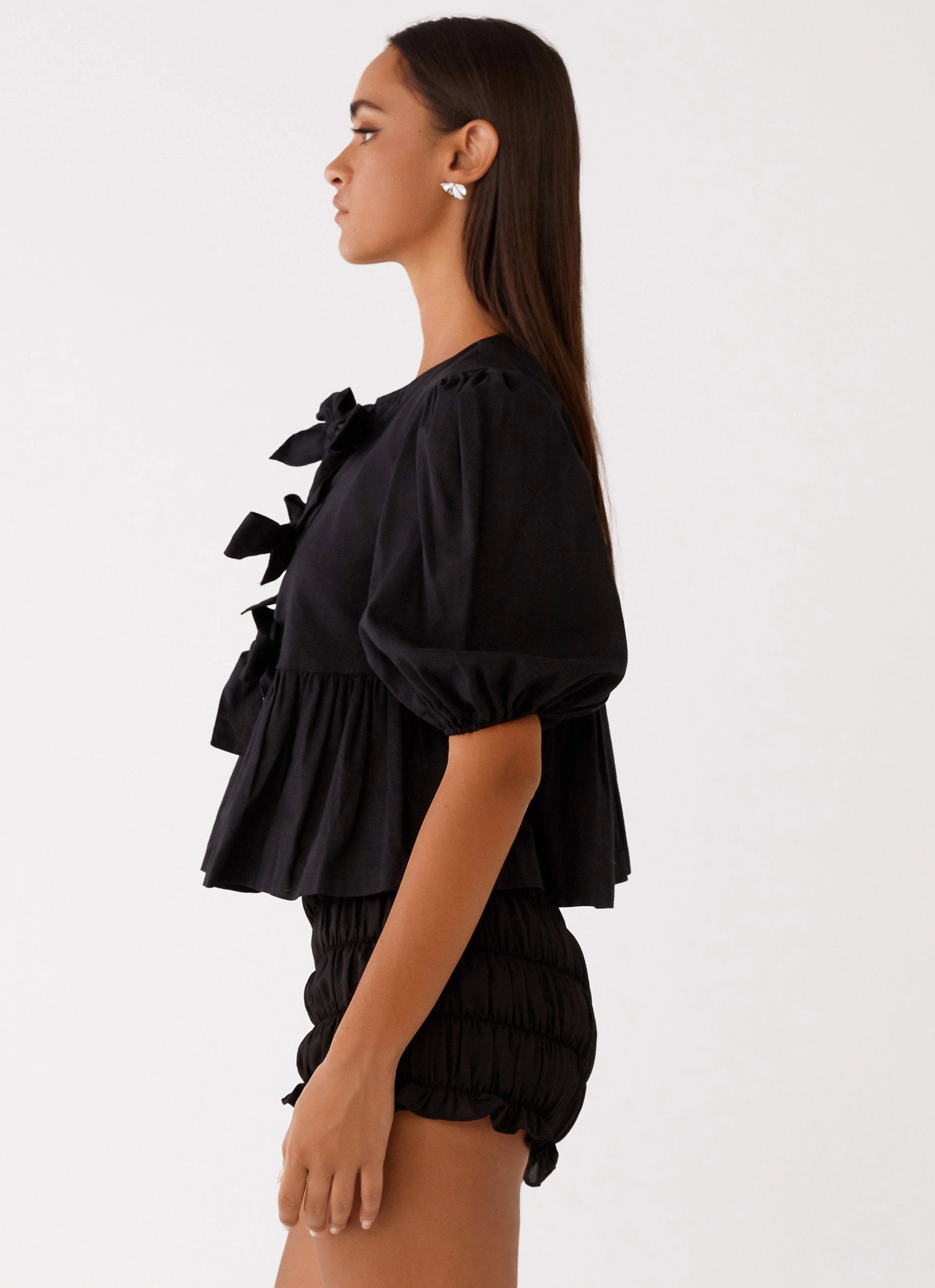Comfortable Design Western Wind Tie Top - Black