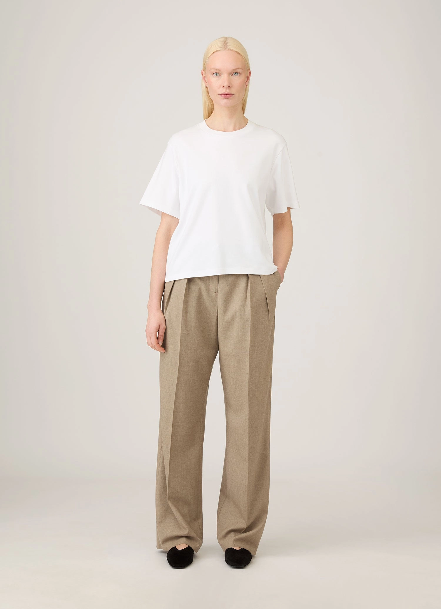 Women's Boxy Heavyweight T-shirt in White Soft Touch Fabric Contrast Inner Binding