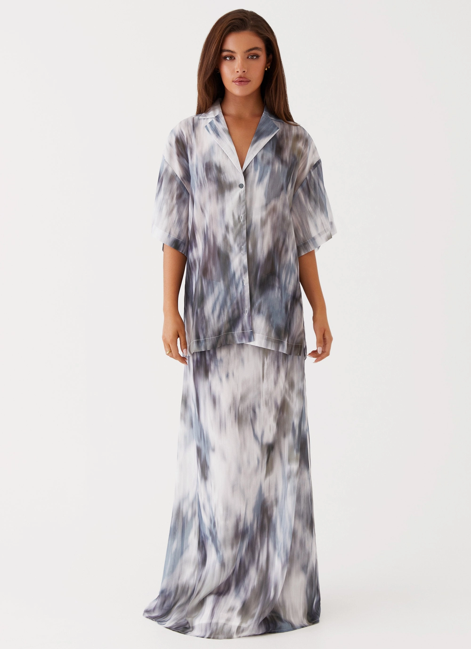 Fight The Feeling Oversized Shirt - Gloom NonRestrictive Flexible Knit