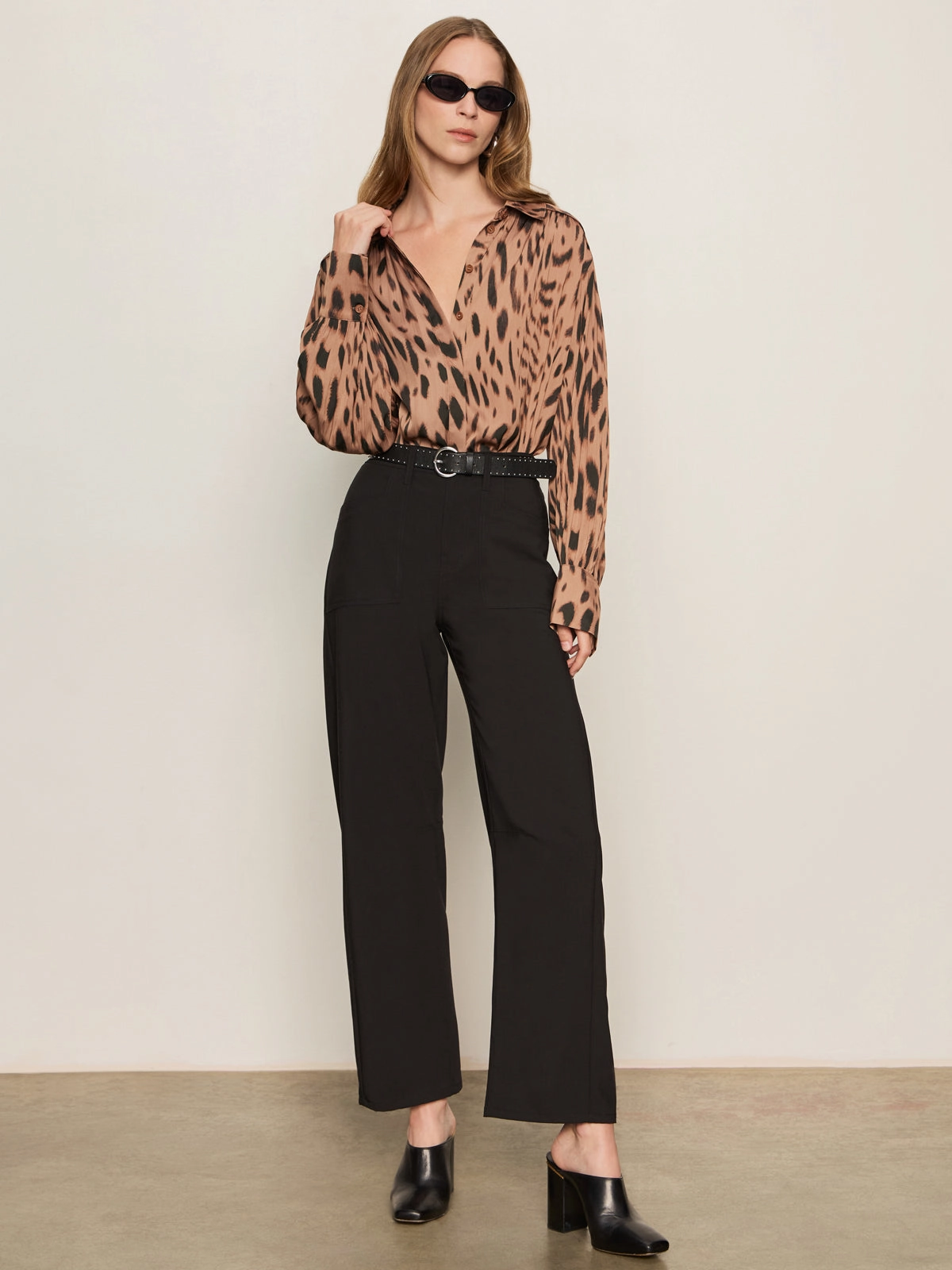 High-rise waist Move Freely Charter Gab Barrel Pant Black