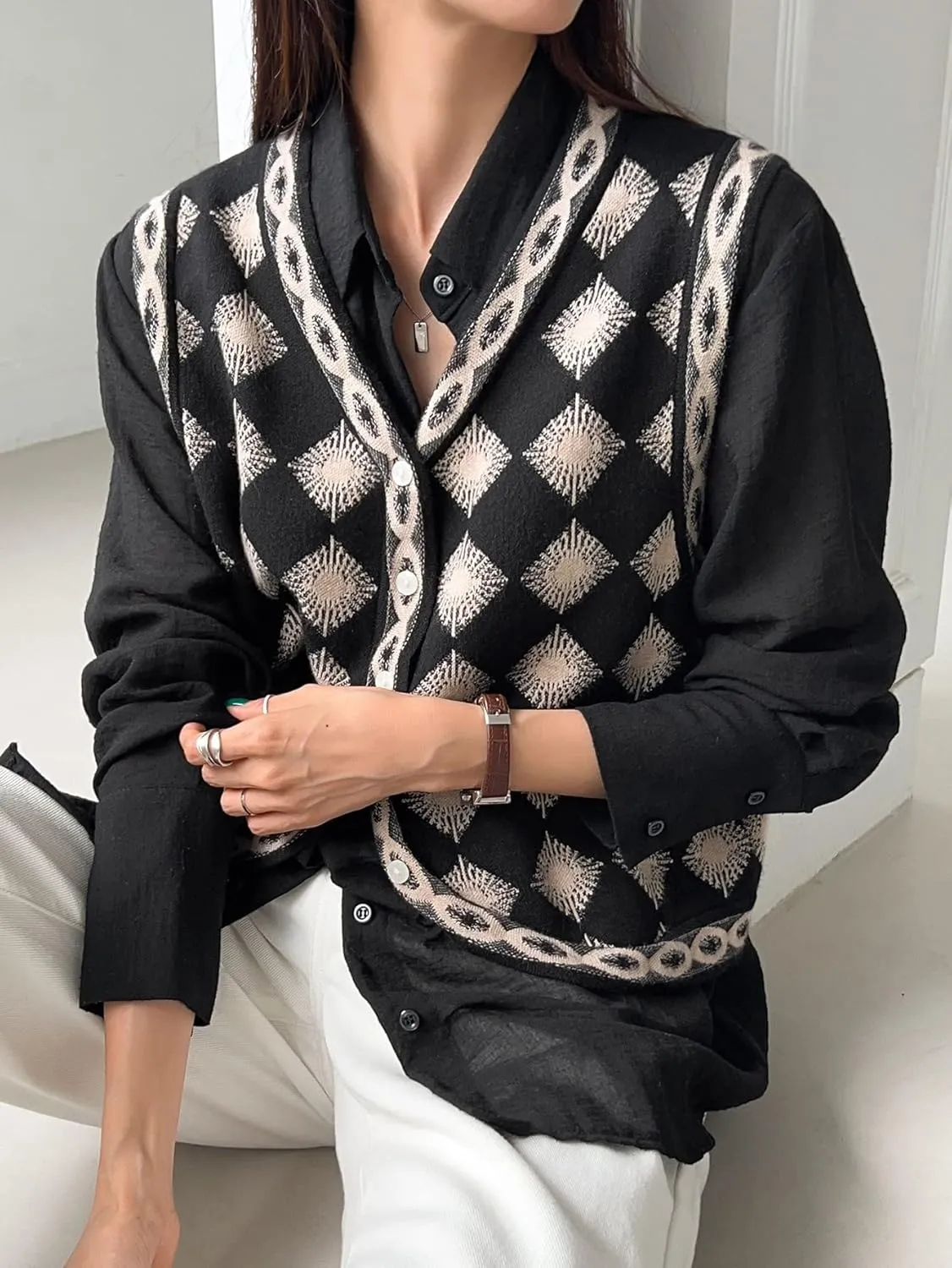 Floerns Women's Argyle V Neck Button Front Cardigan Sleeveless Knit Sweater Vest