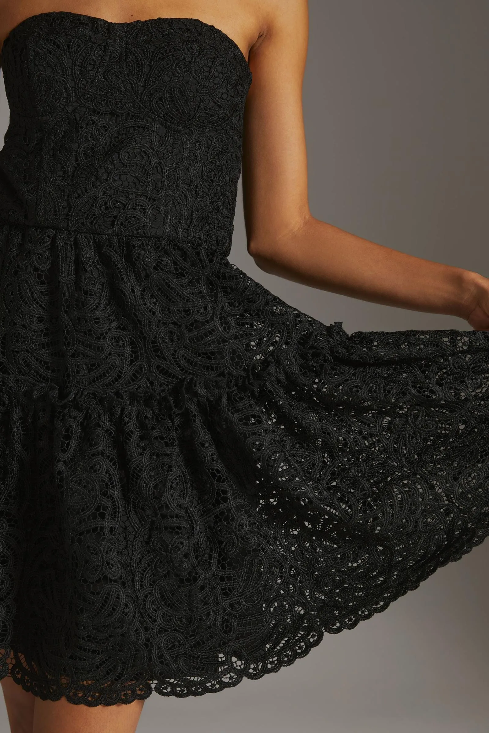 Basic Shape Floral Lace Mini Dress