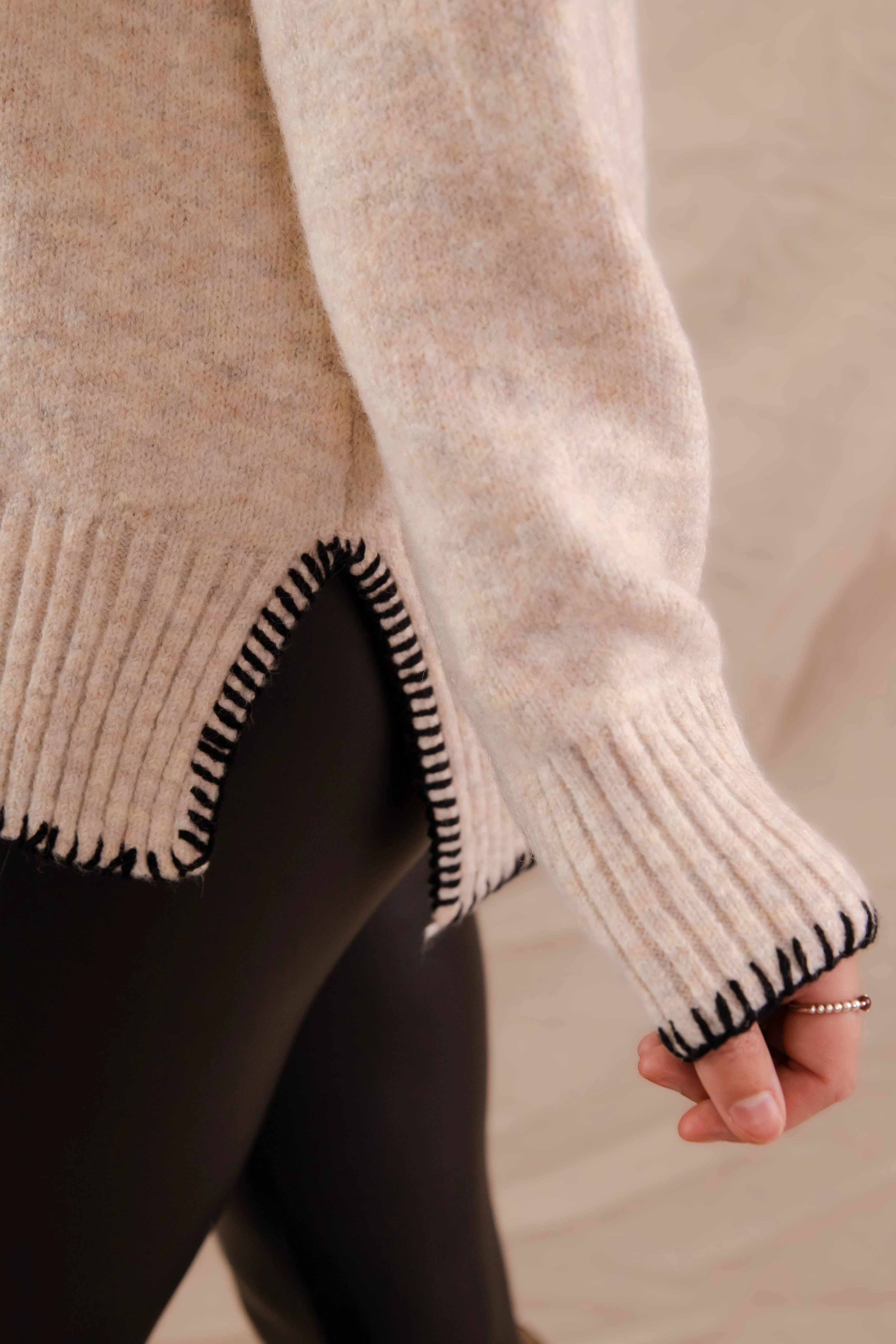 Fly Me To London Sweater Breathable Ventilation