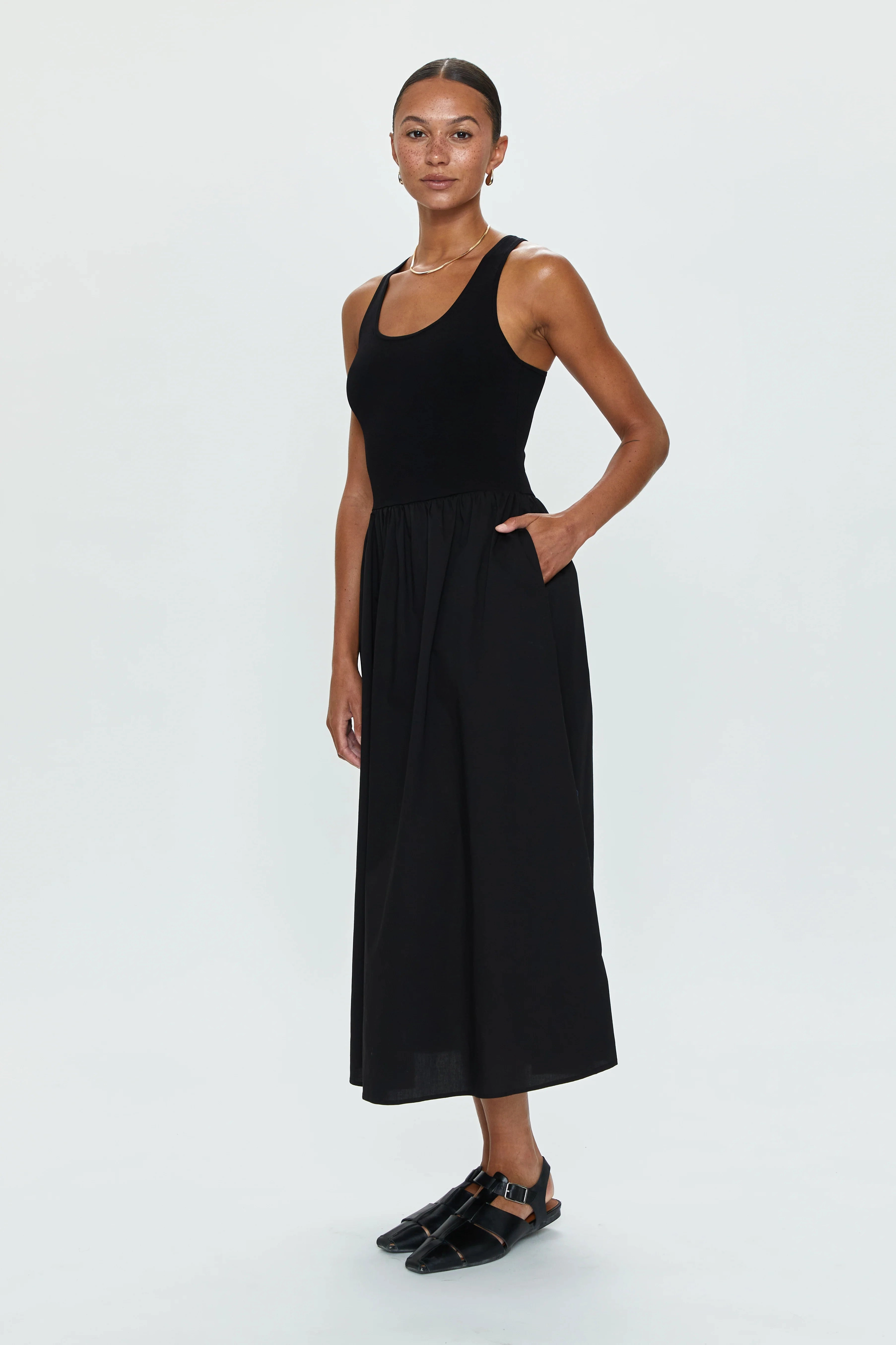 Durable Minimalist Style Party Look Pistola Alessia Dress