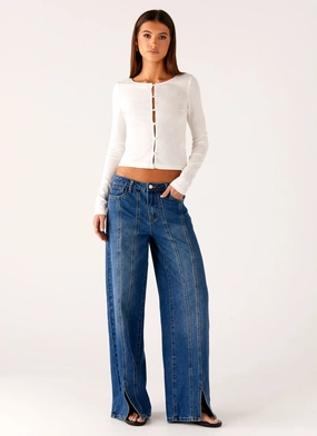 Grayson Straight Leg Jeans - Denim Blue Neutral Shade Grayson Straight Leg Jeans - Denim Blue Stay Fresh