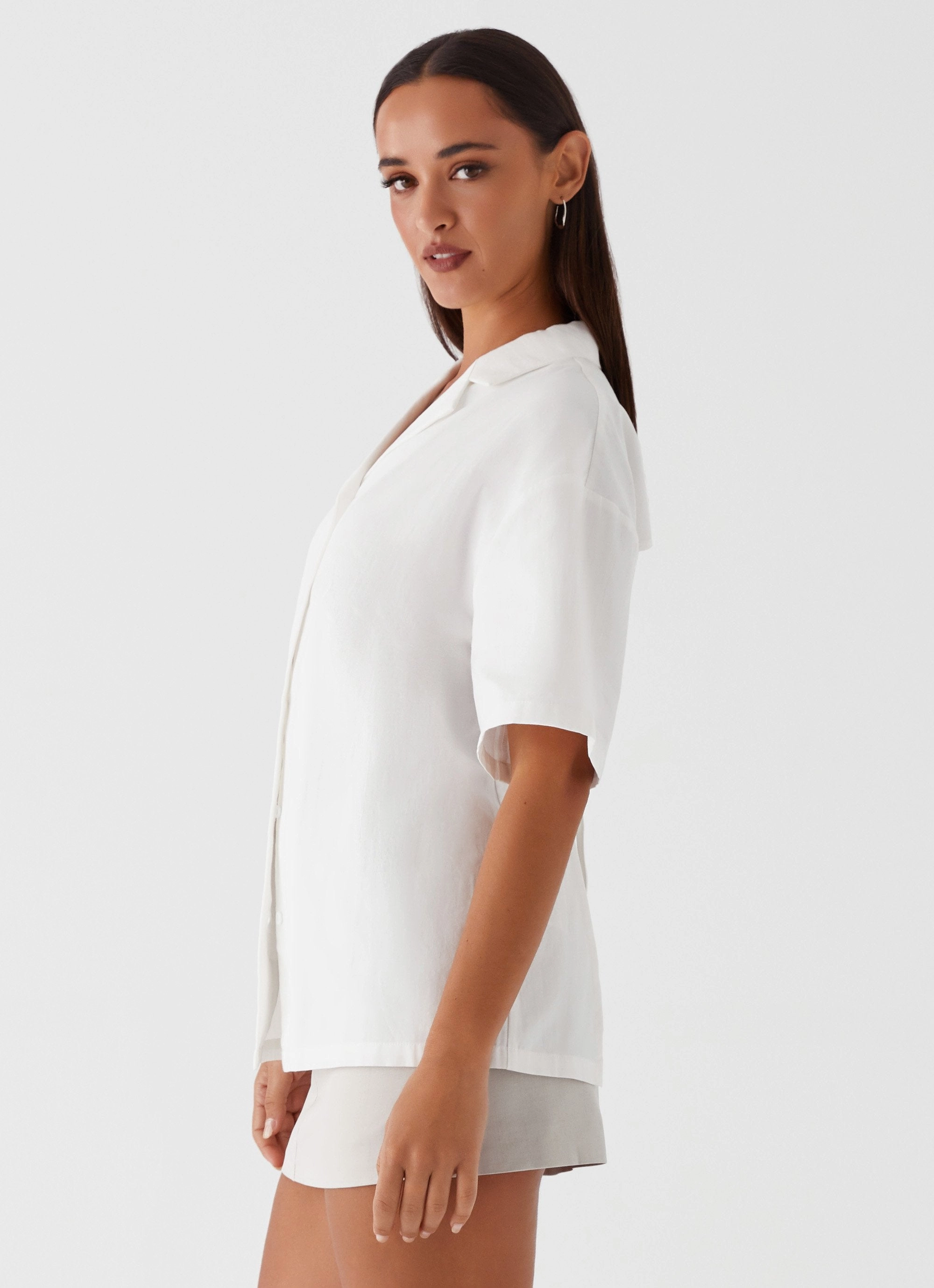 Hadley Open Back Short Sleeve Shirt - White Lightweight Weave Material