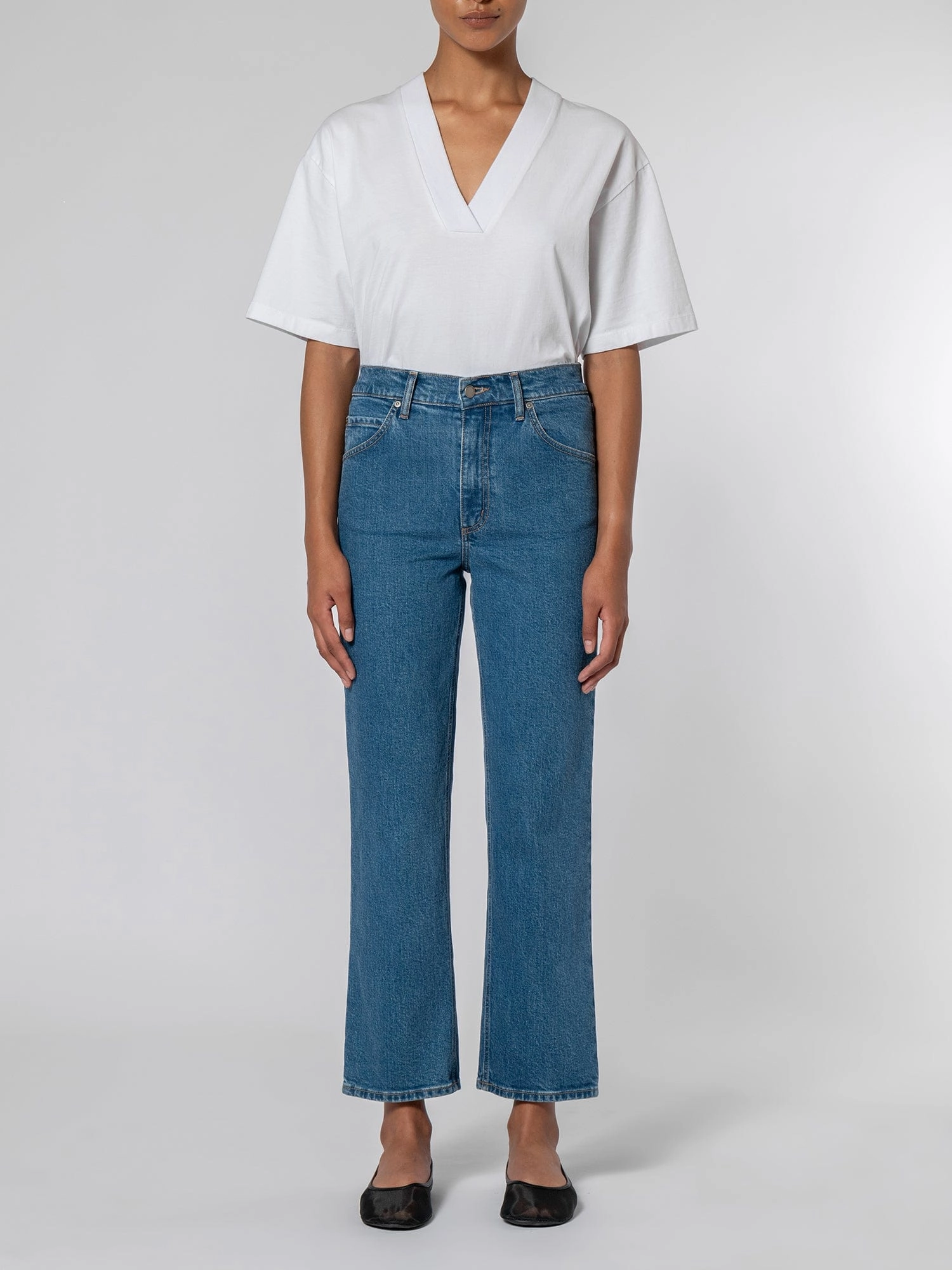 Hardy Jean Stretch Classic Blue Effortless Choice Chic Appearance