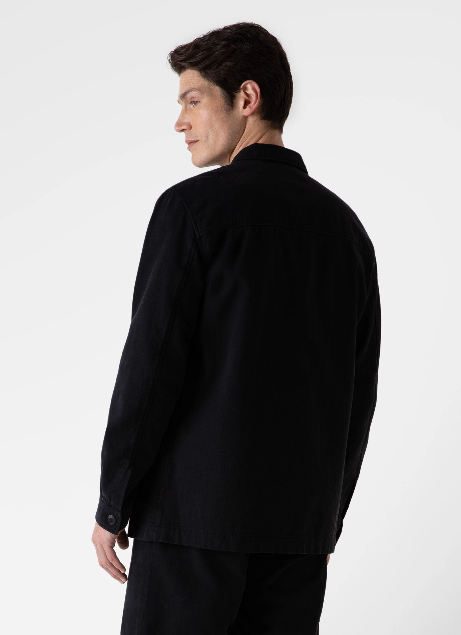 NoiseReduced Closure System Bold Detail Men's Brushed Cotton Twin Pocket Jacket in Black