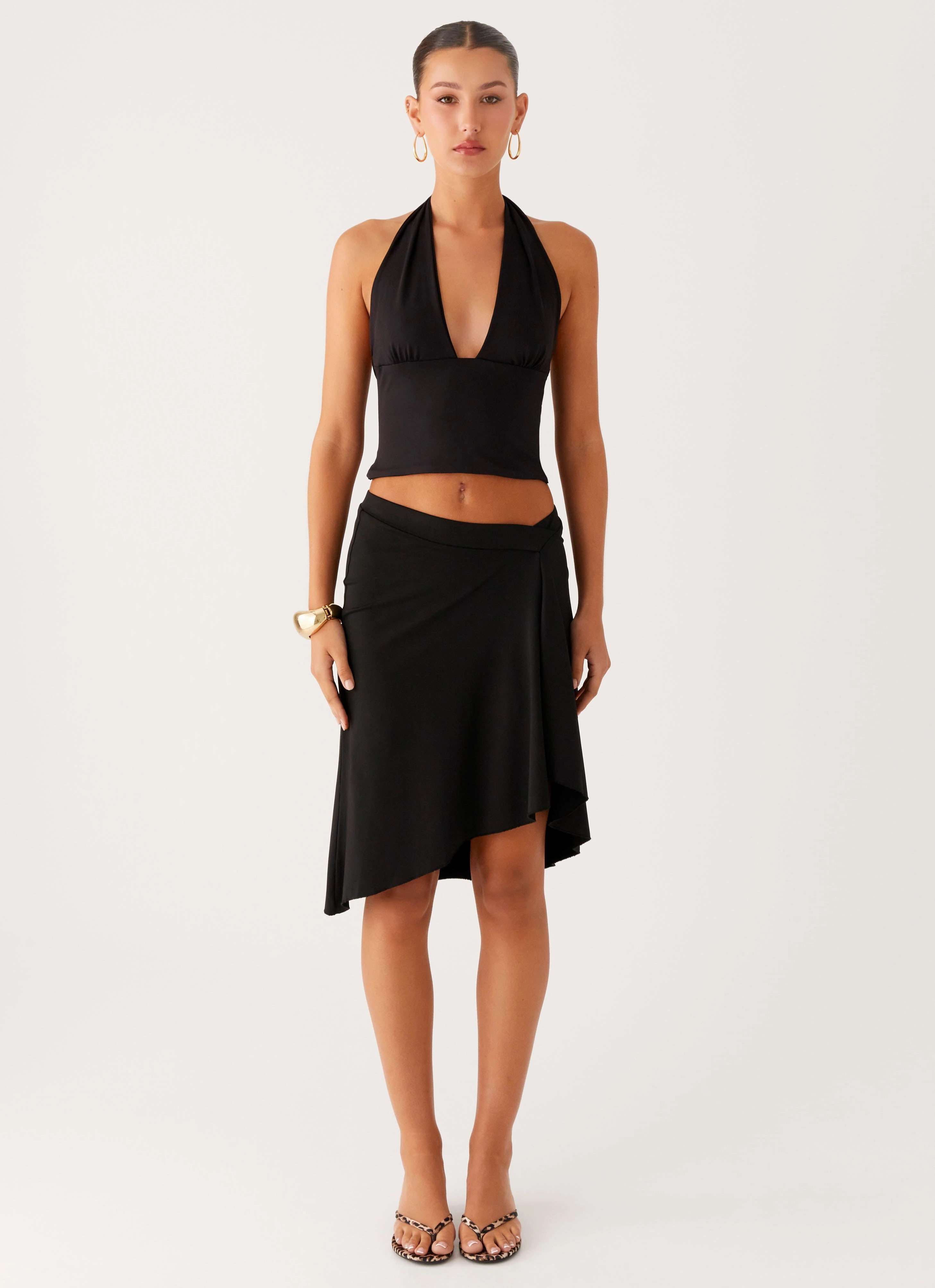 Compact TravelFriendly Design Everyday Fashion Fade Out Hardwear Halter Top - Black