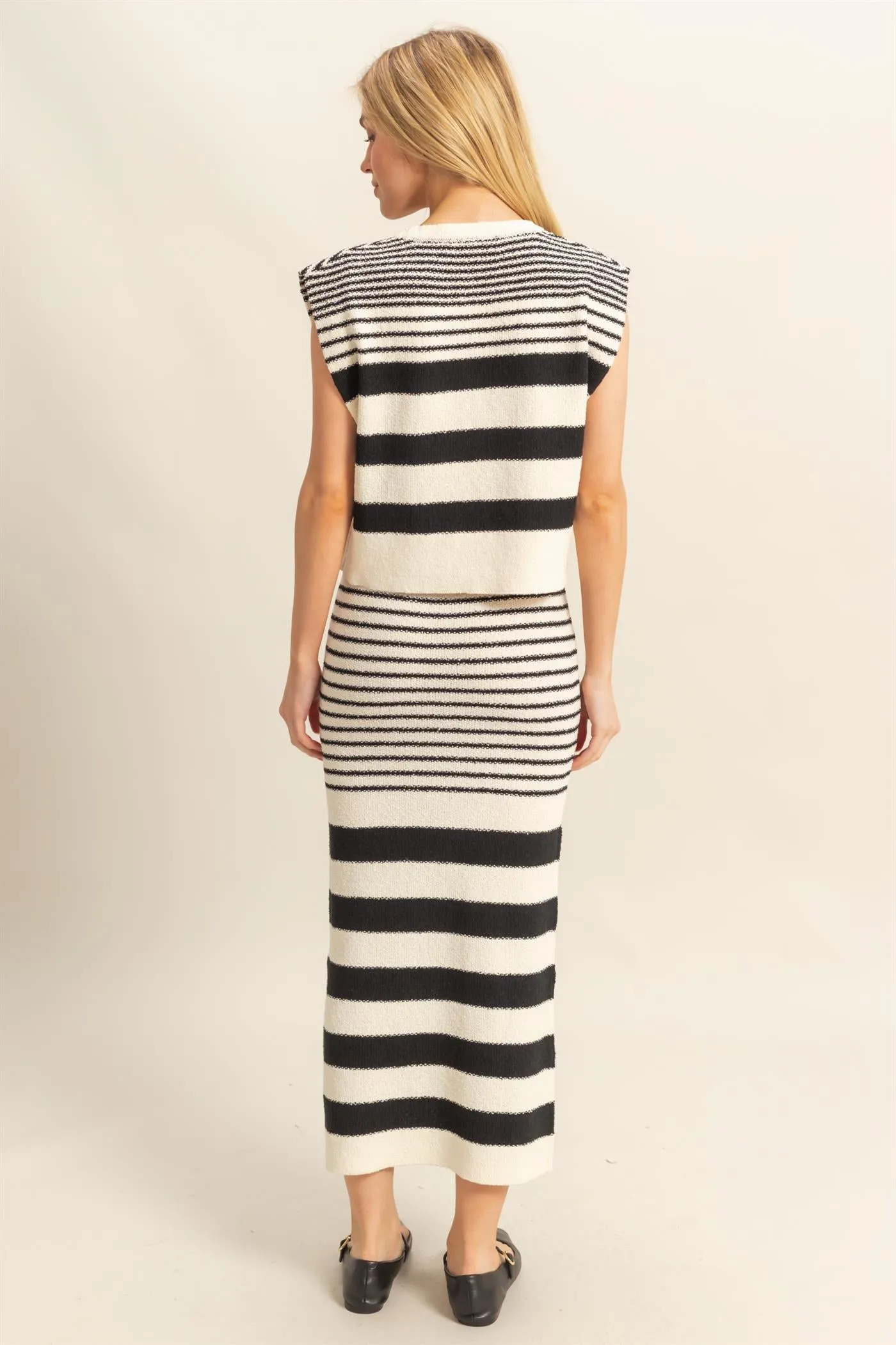 HF25E253-SET-Striped Knit Top And Skirt Set