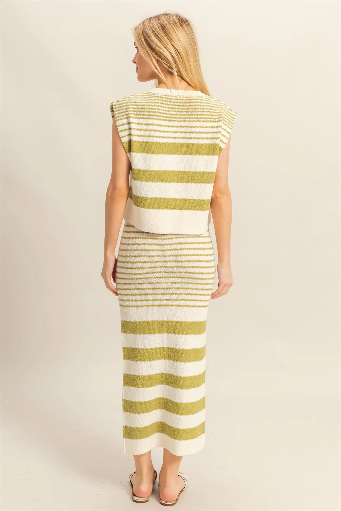 HF25E253-SET-Striped Knit Top And Skirt Set