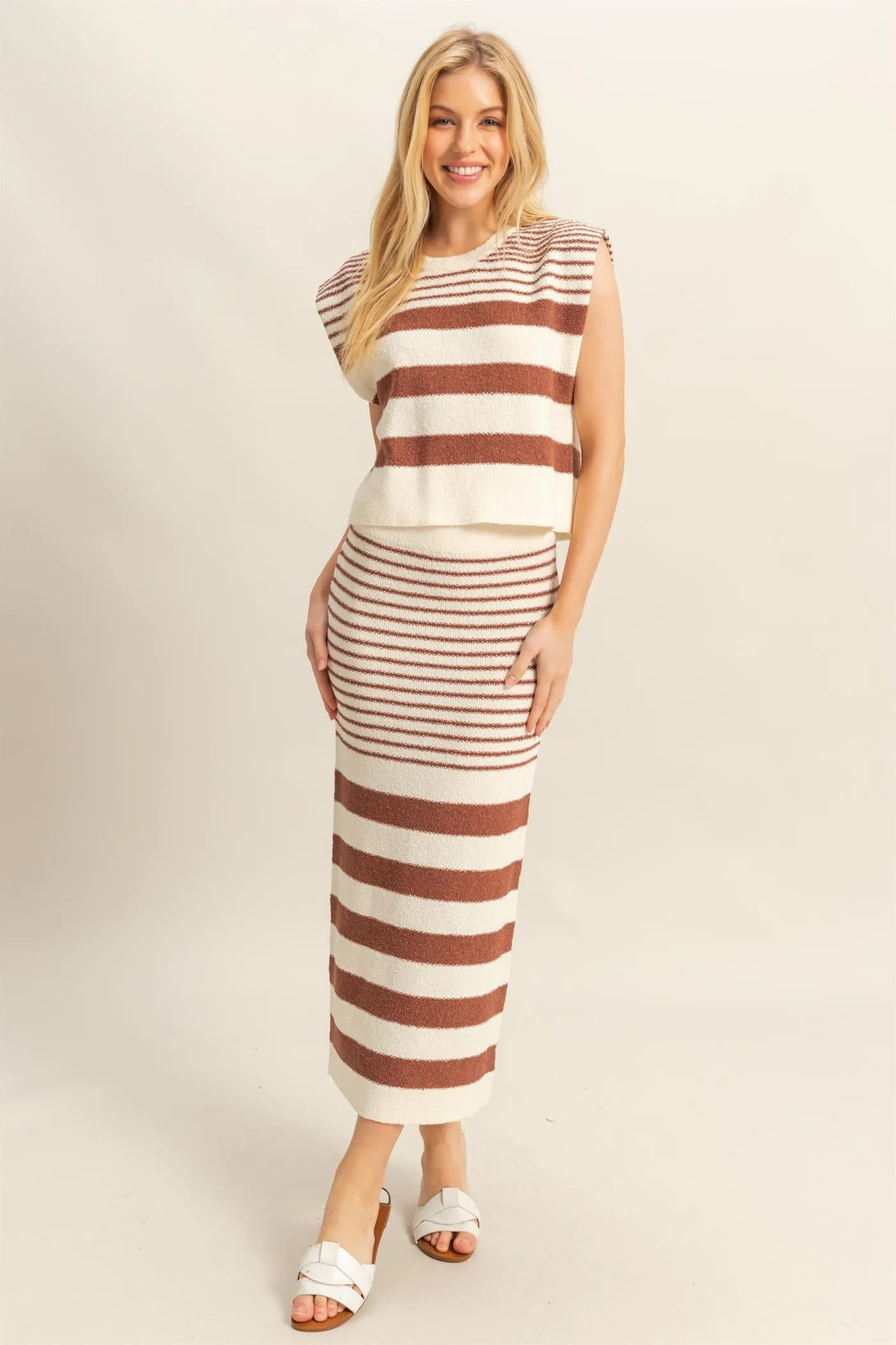 HF25E253-SET-Striped Knit Top And Skirt Set