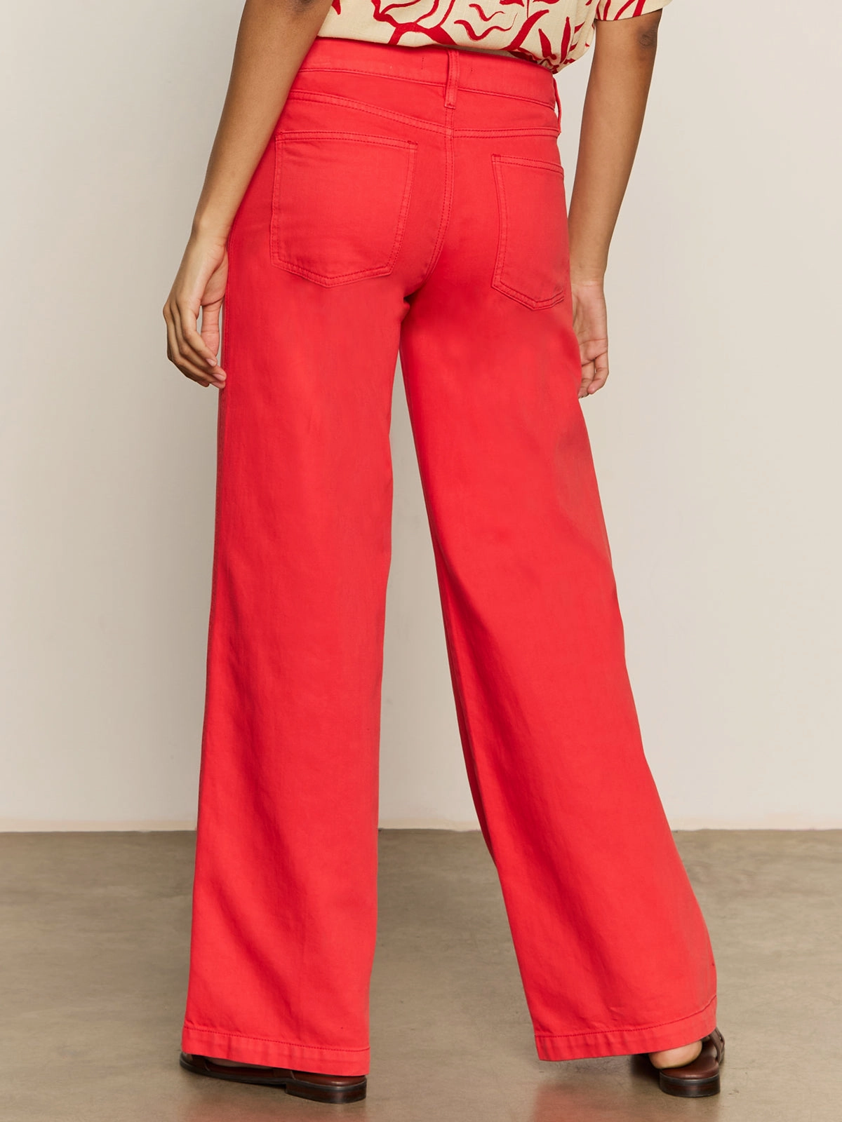 Highland Wide Leg Standard Rise Pant Cayenne Sleek Design