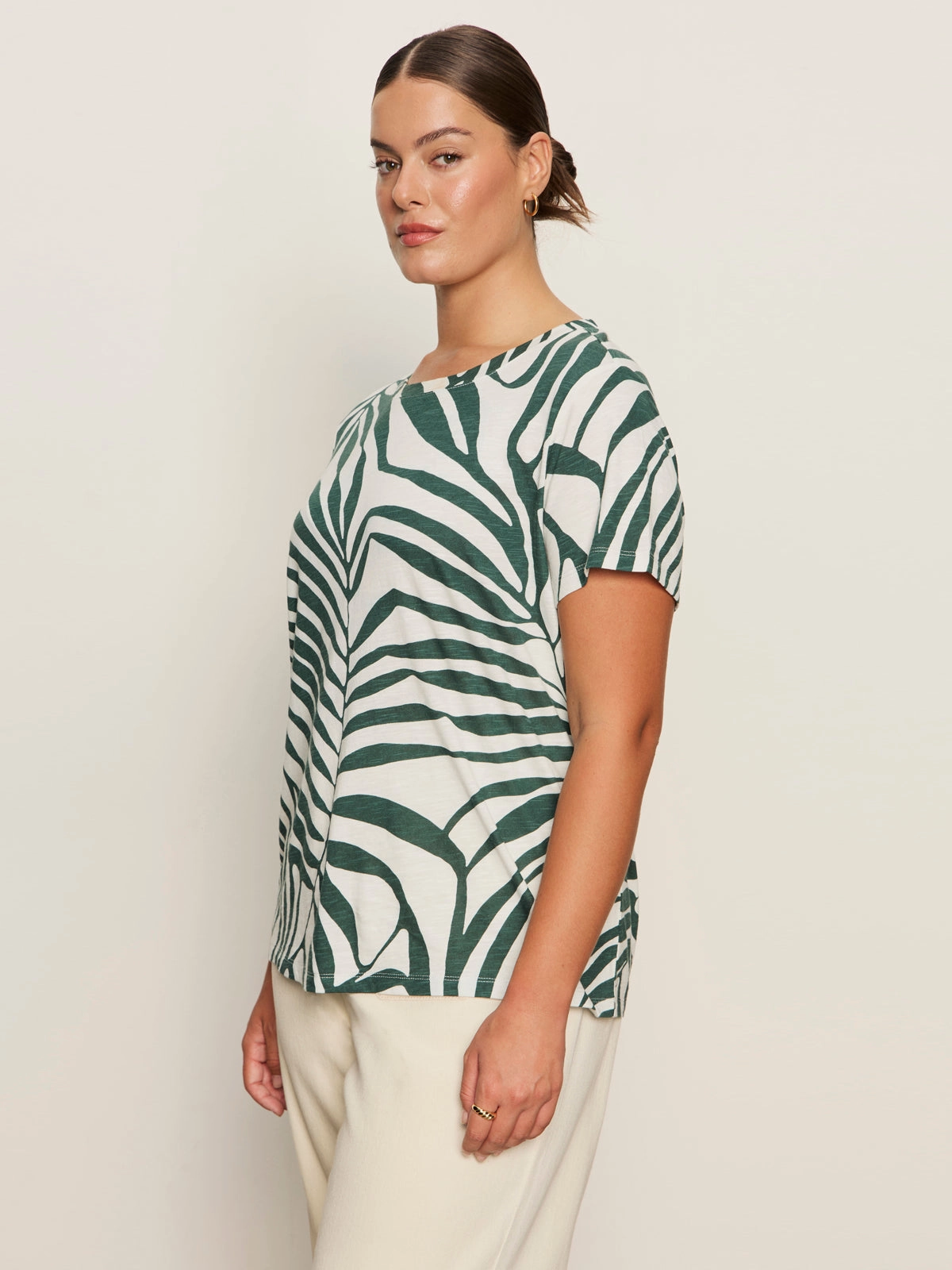 The Perfect Tee Green Oasis Extended Sizing Leisure Casual
