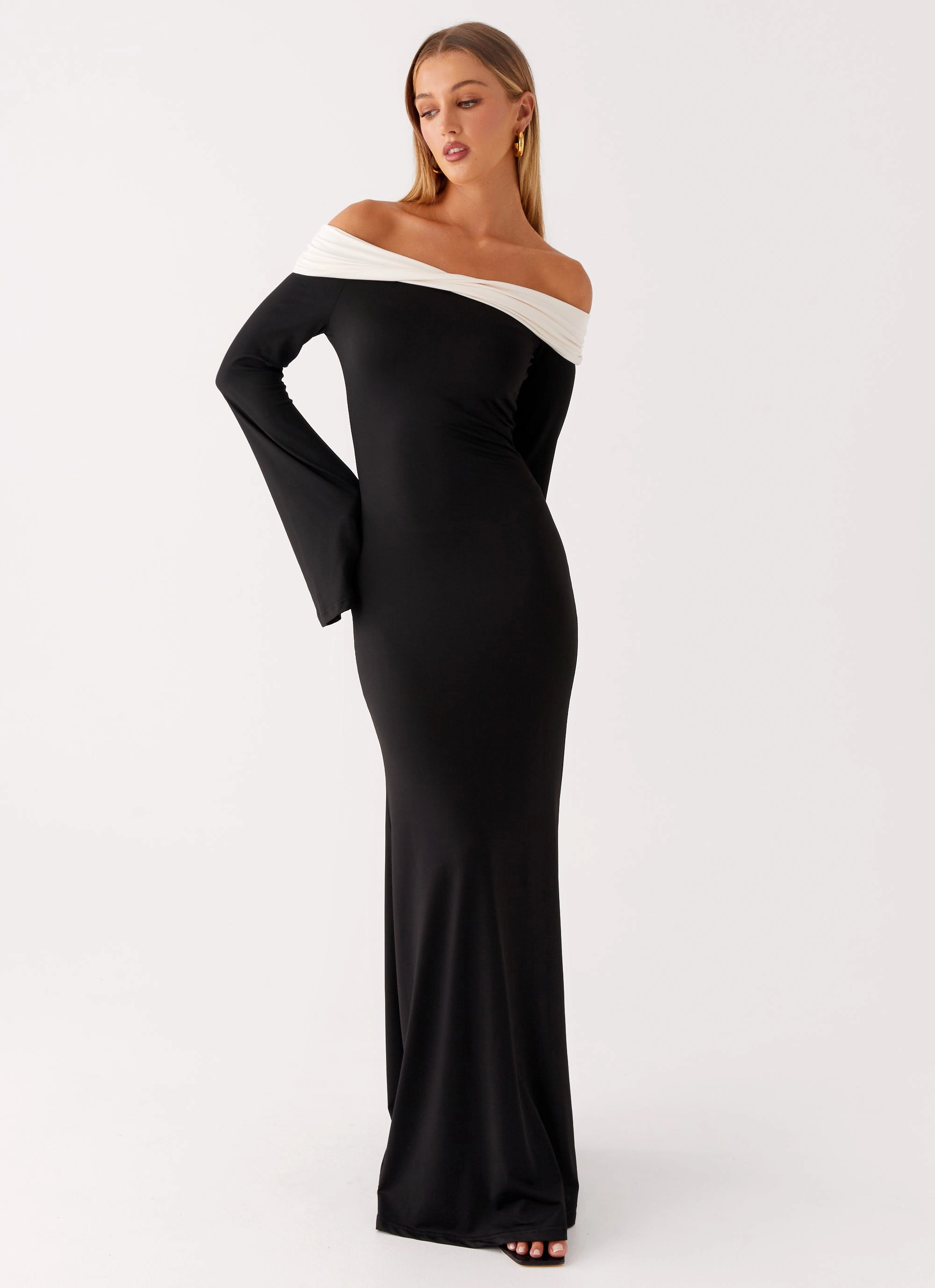 Fitted Look Move Free Hits Different Long Sleeve Maxi Dress - Black
