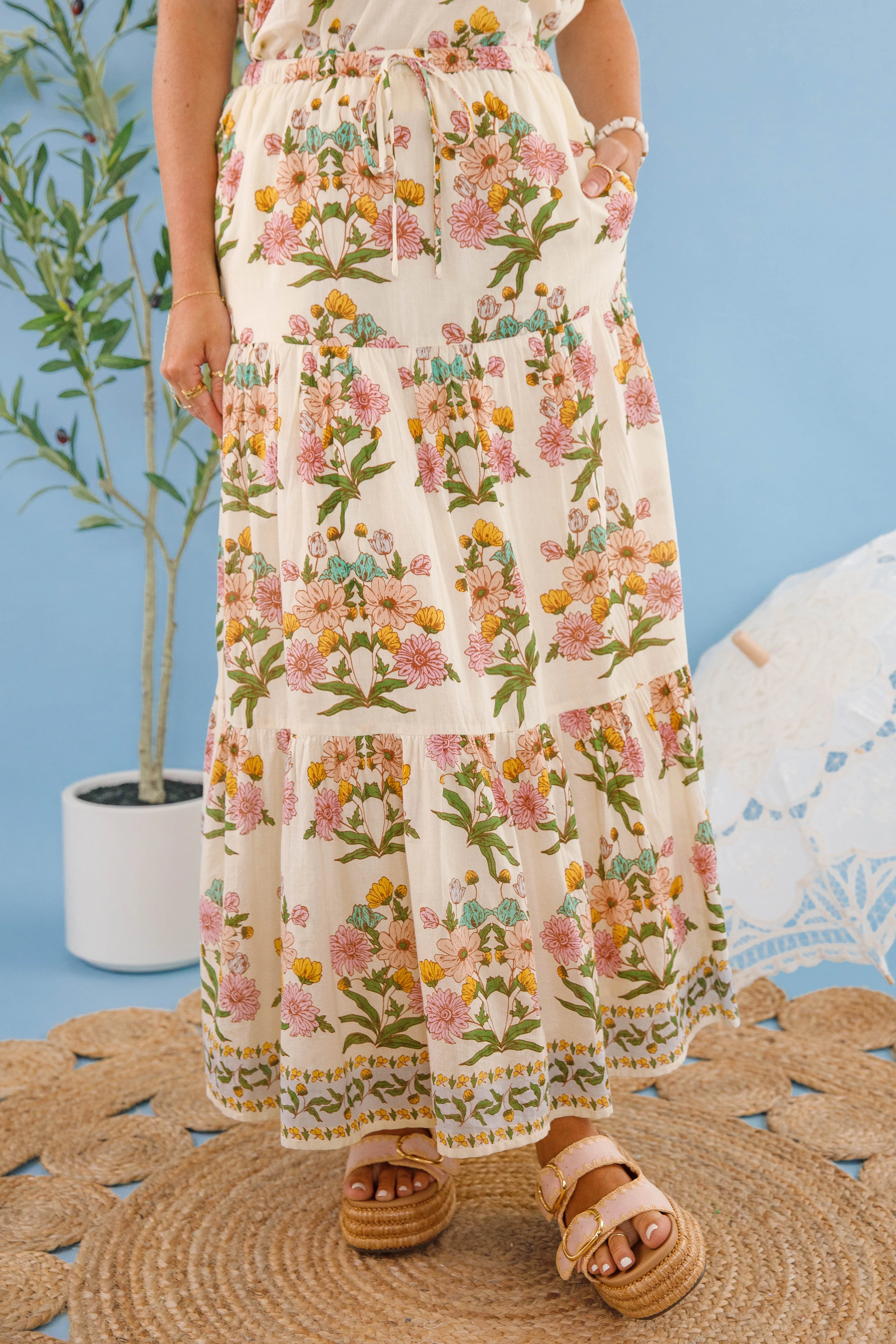 Daywear Body Fit Hollycrest Midi Skirt