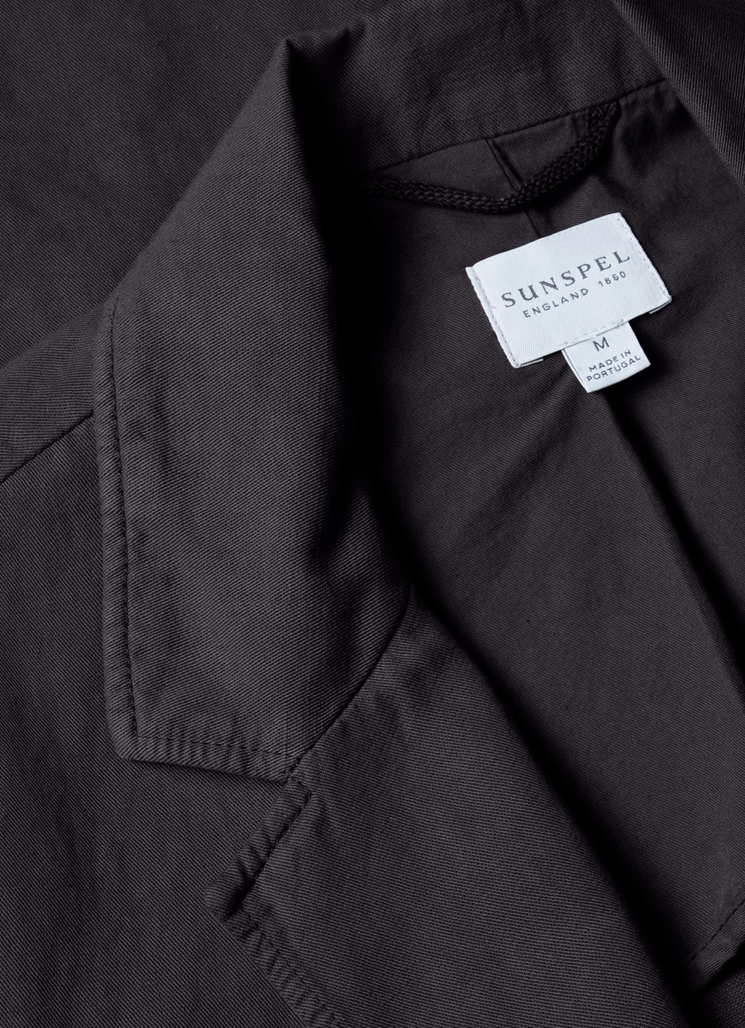 Men's Cotton Linen Unstructured Blazer in Charcoal beachgoer