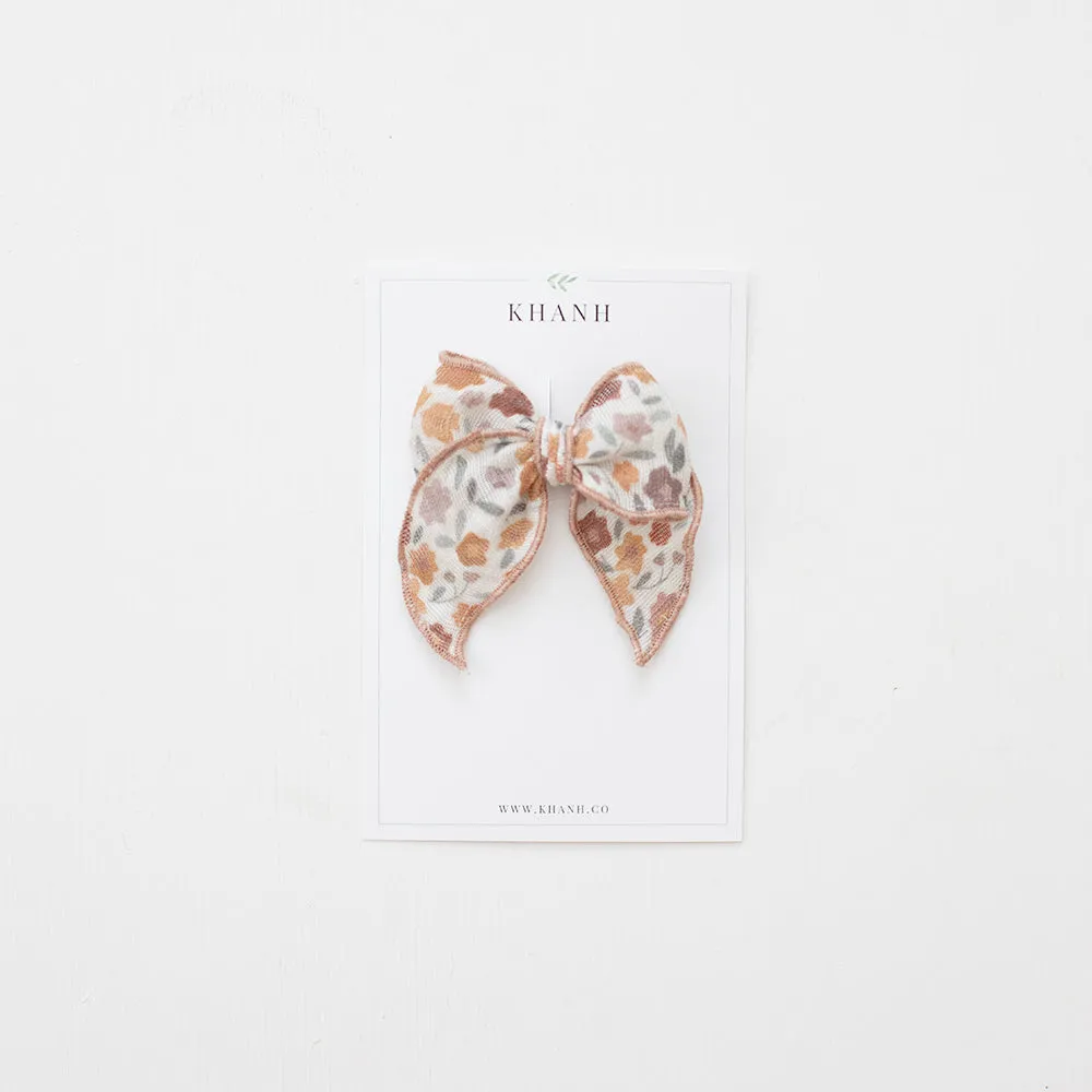 Iris | Medium Whimsical Bow