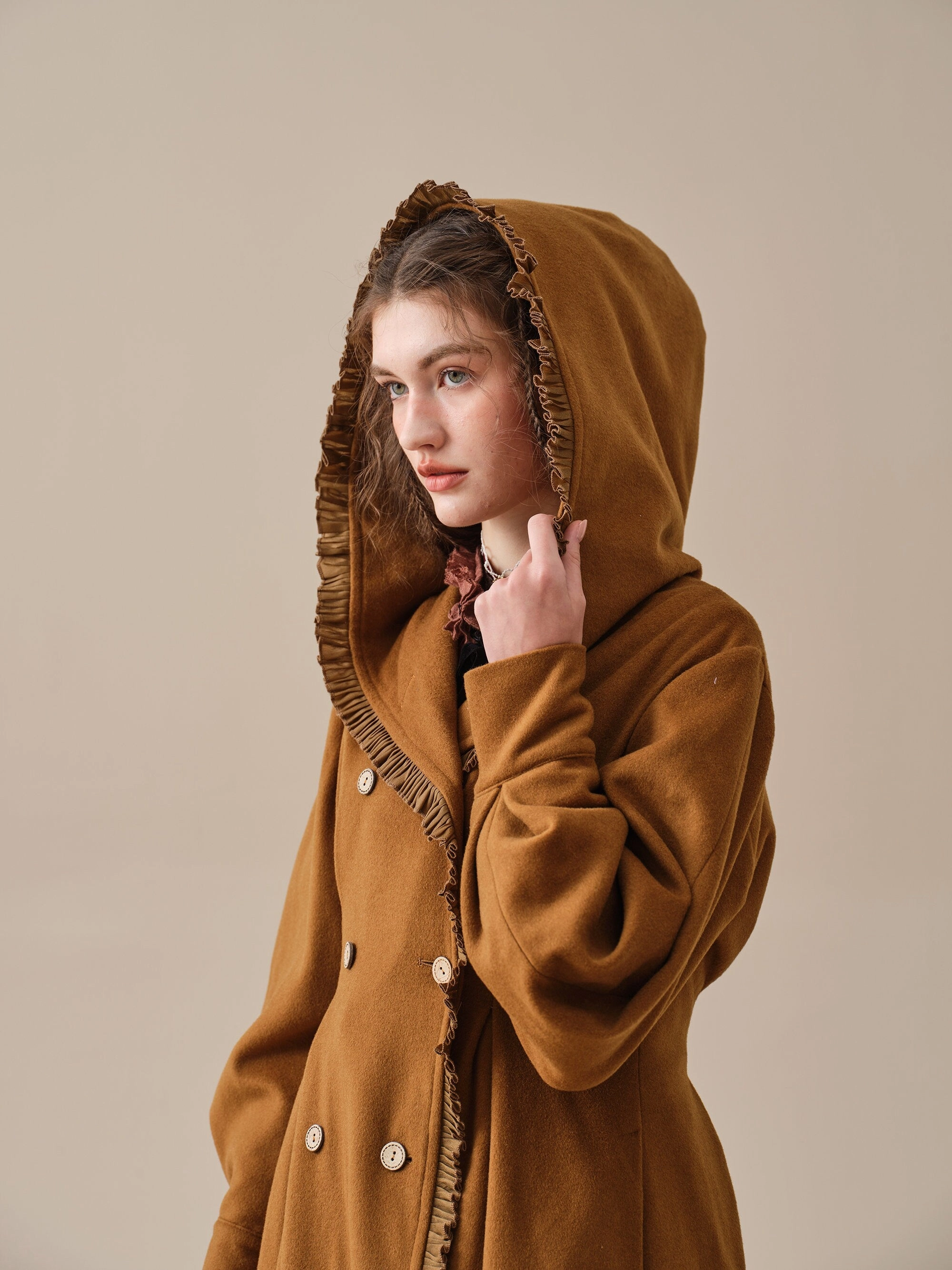 Minimalist feel Jacques 25| long hooded victorian coat (100% wool)