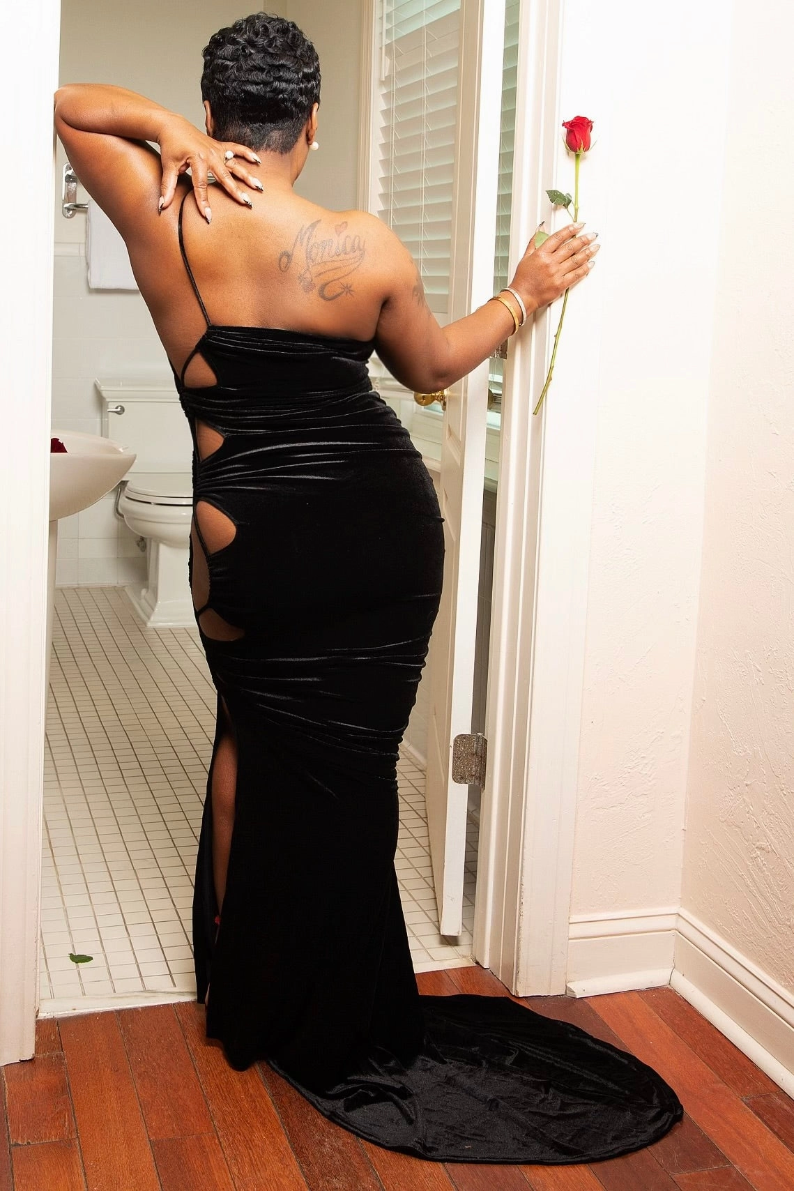 Perfect Movement Comfort Focused Jane Cut Out Detail Velvet Mermaid Maxi Skirt