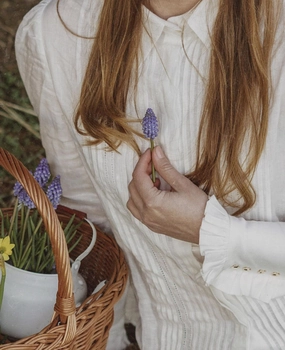 Jo March 31 | Accordion Pleated Linen Shirt Articulated Joint Panels Ergonomic Articulation Jo March 31 | Accordion Pleated Linen Shirt