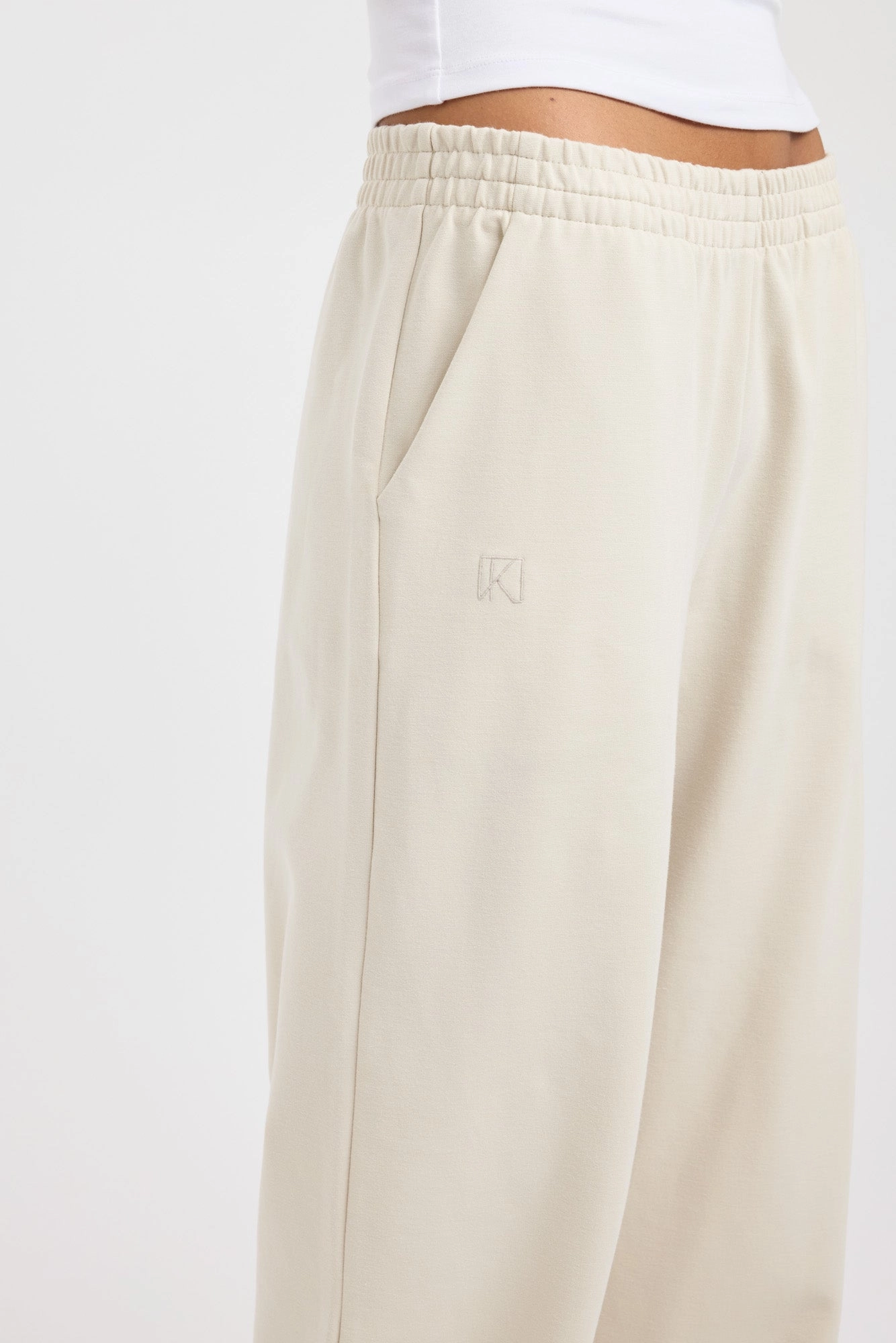Commuter Fit LightweightDesign Jonti Wide Leg Trackpant