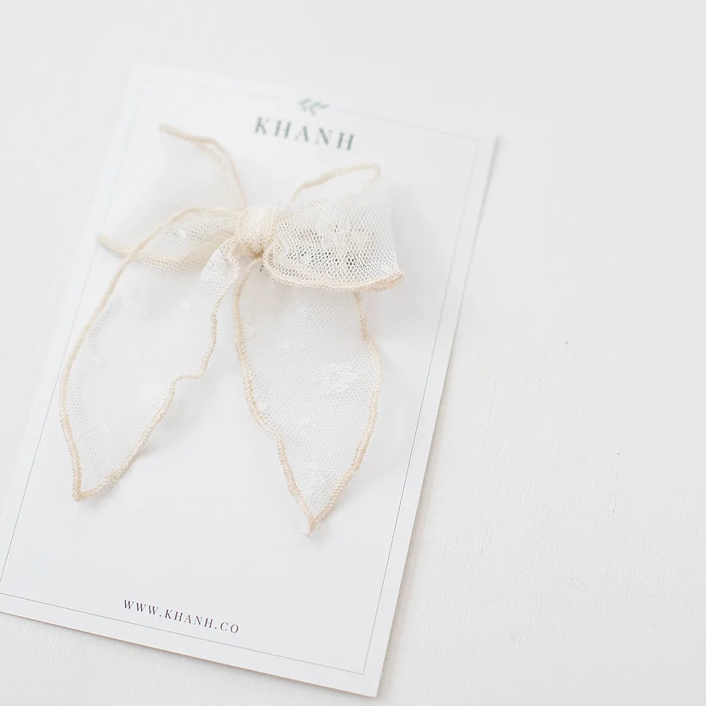 Josephine | Medium Whimsical Bow