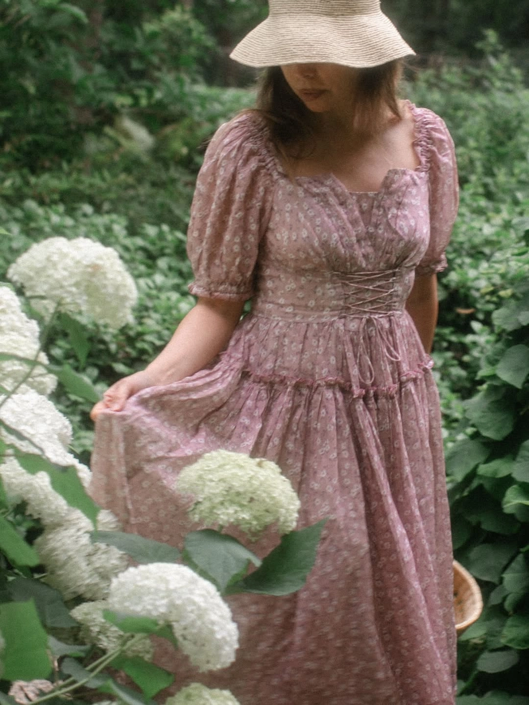 Julia 35 | Floral linen dress OdorResistantTreatment AllPurposeFastening