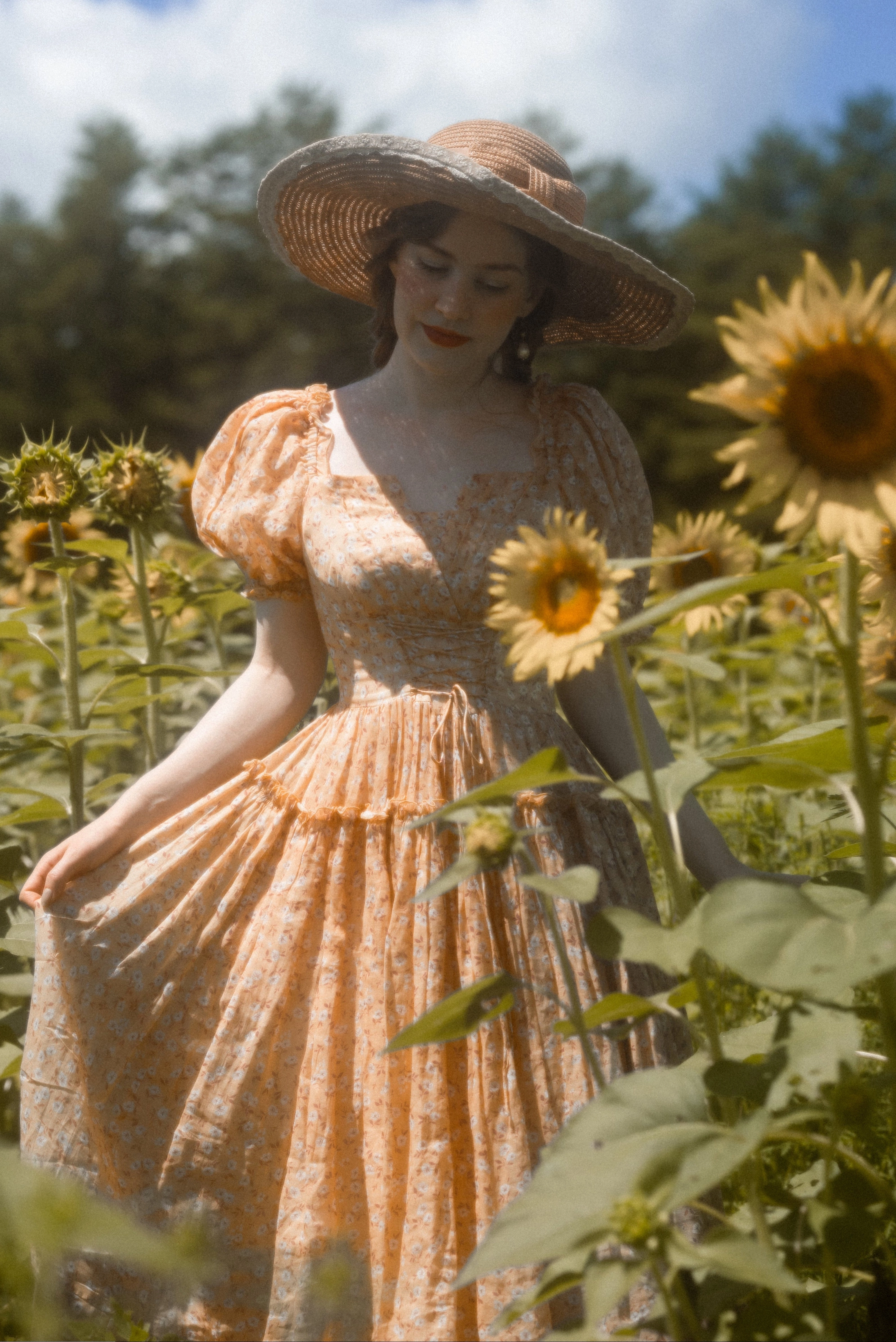 Julia 35 | Floral linen dress Low Bulk High Warmth