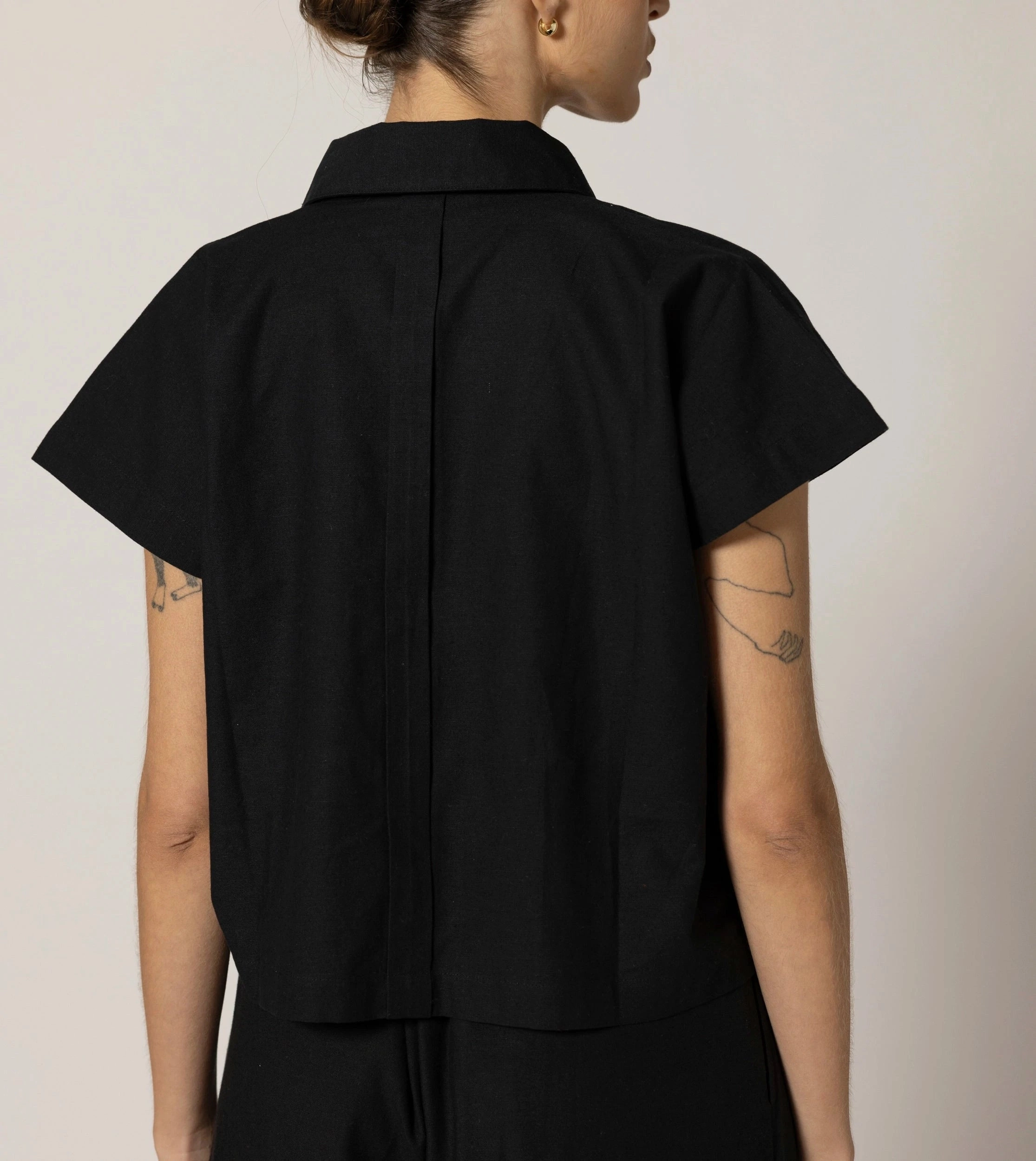 Kalora Blouse | Black Unstructured Silhouette
