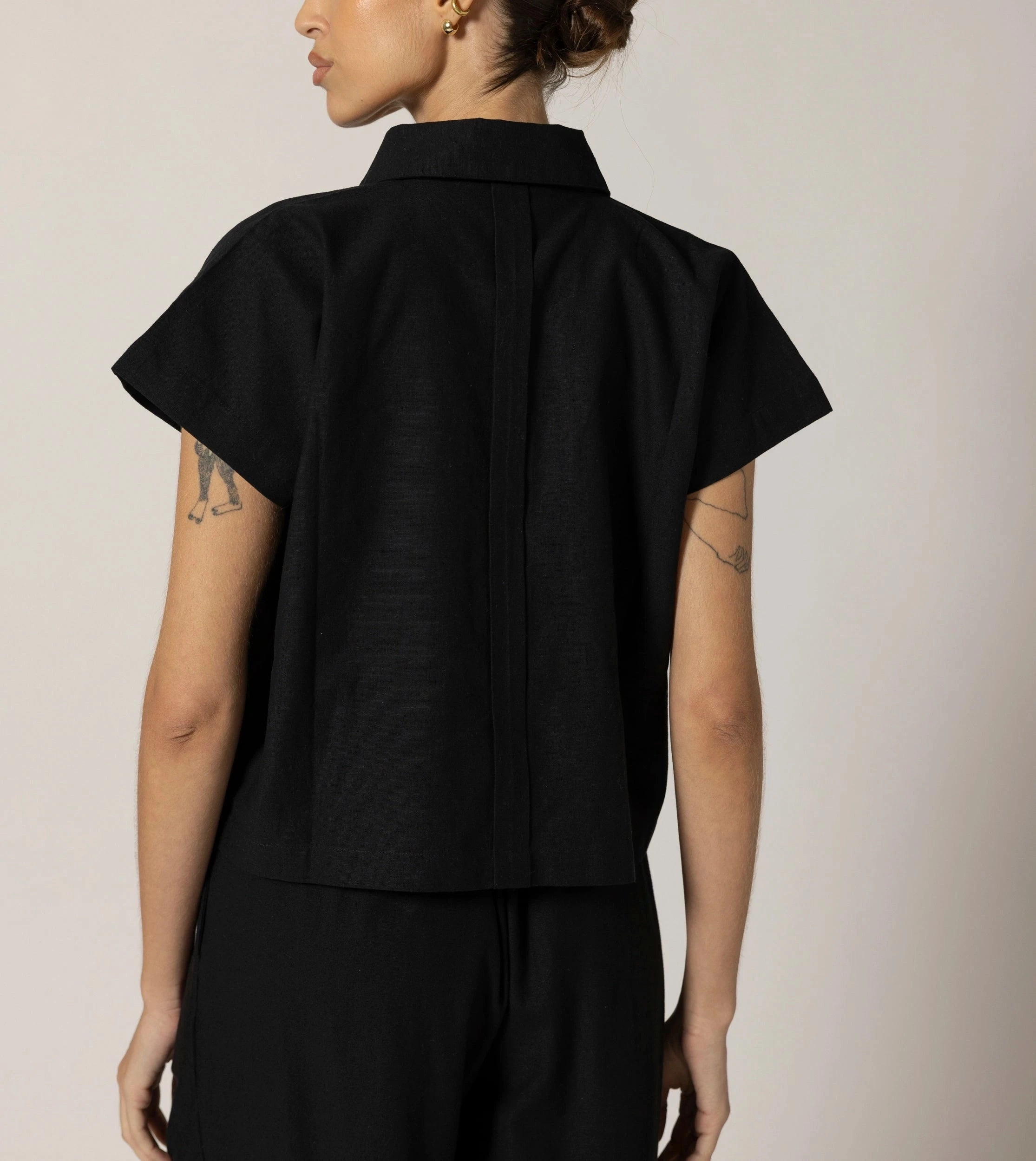 Kalora Blouse | Black Contoured Side Panels