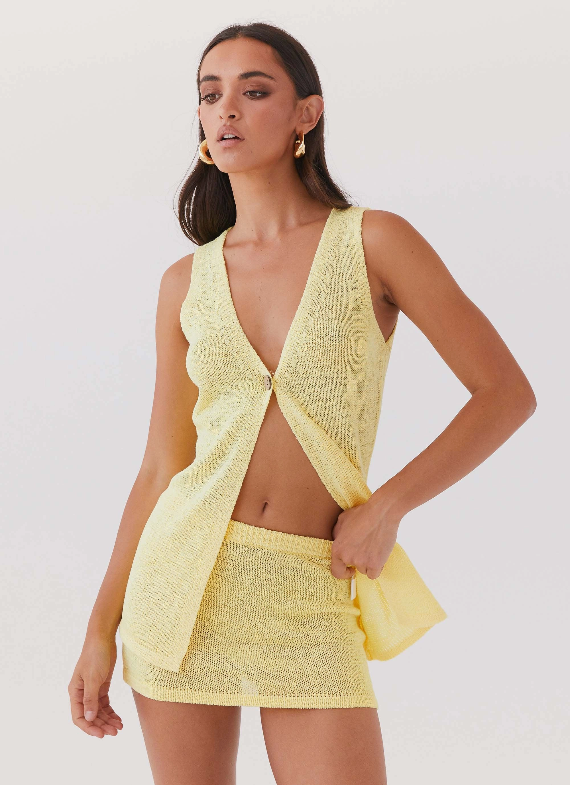 Travel-Ready Capri Glow Knit Mini Skirt - Canary