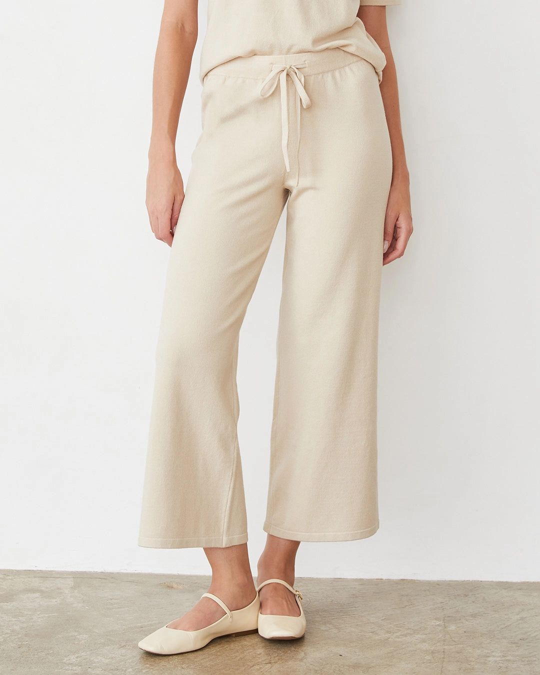 AllDayCompression Packable design Light Soft Knit Crop Lounge Pant