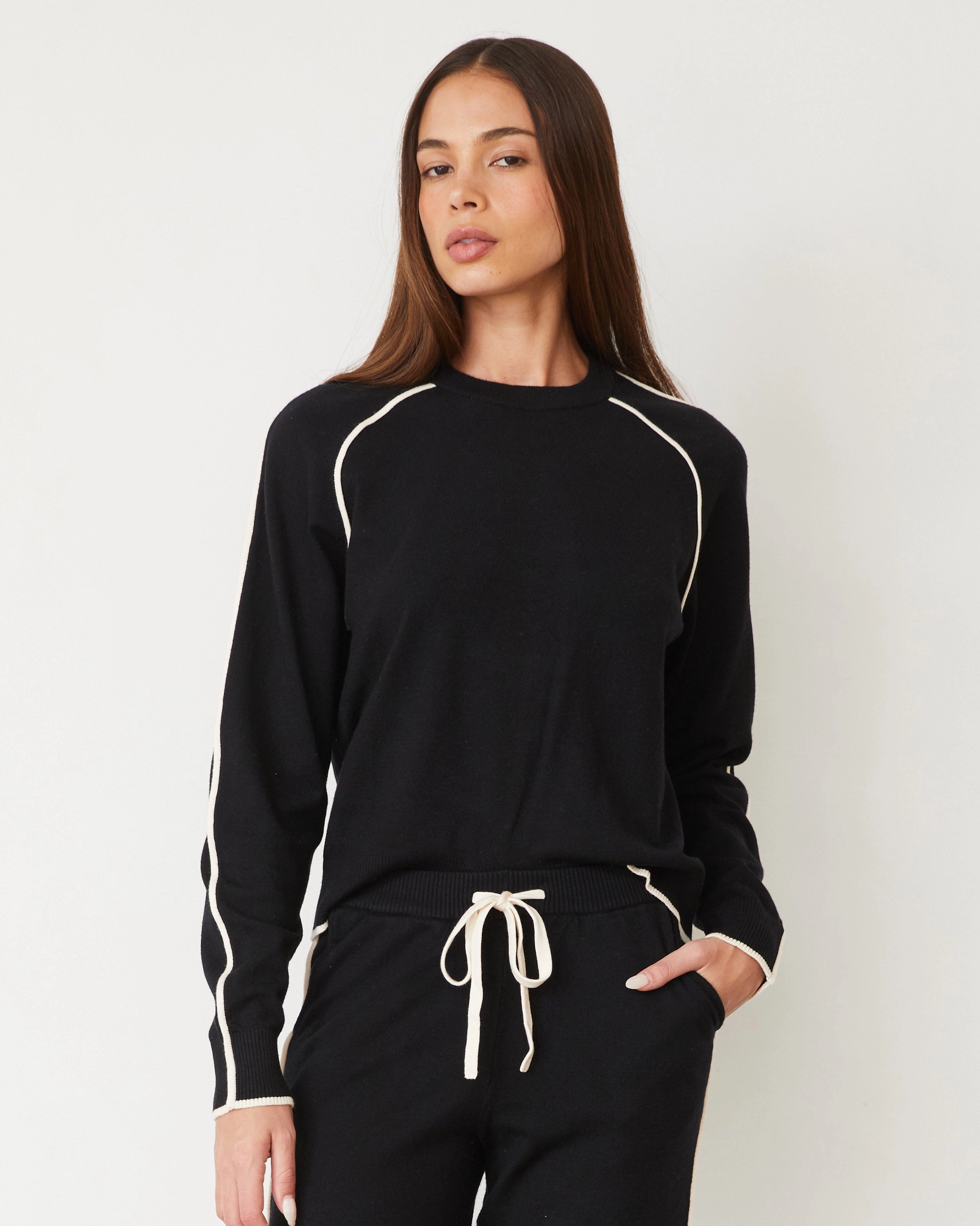 Lightknit Sweater With Contrast Piping Sporty Top AntiStaticFinish