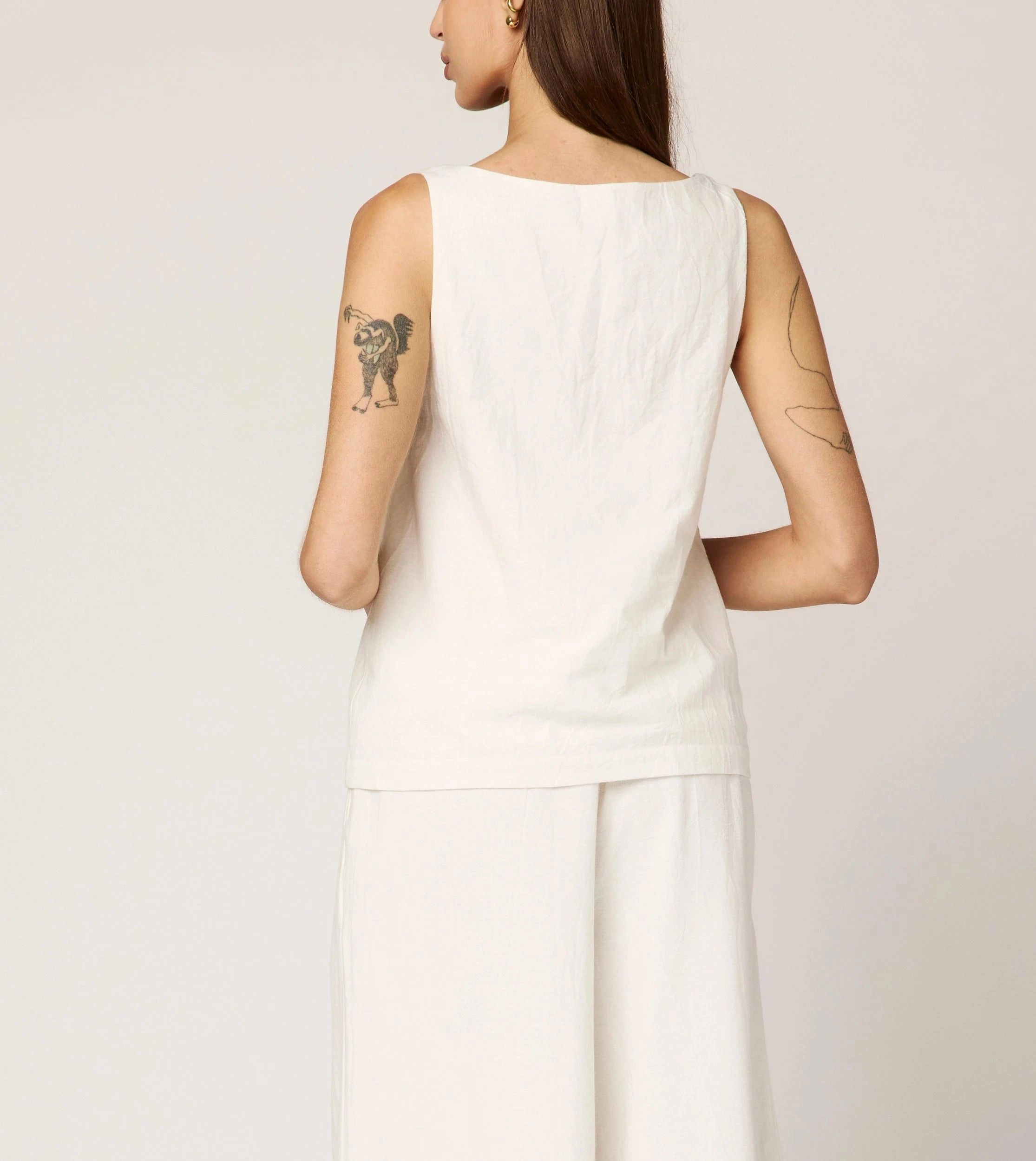 TearResistant Flexible Neckline Ambesia Tank | Ivory