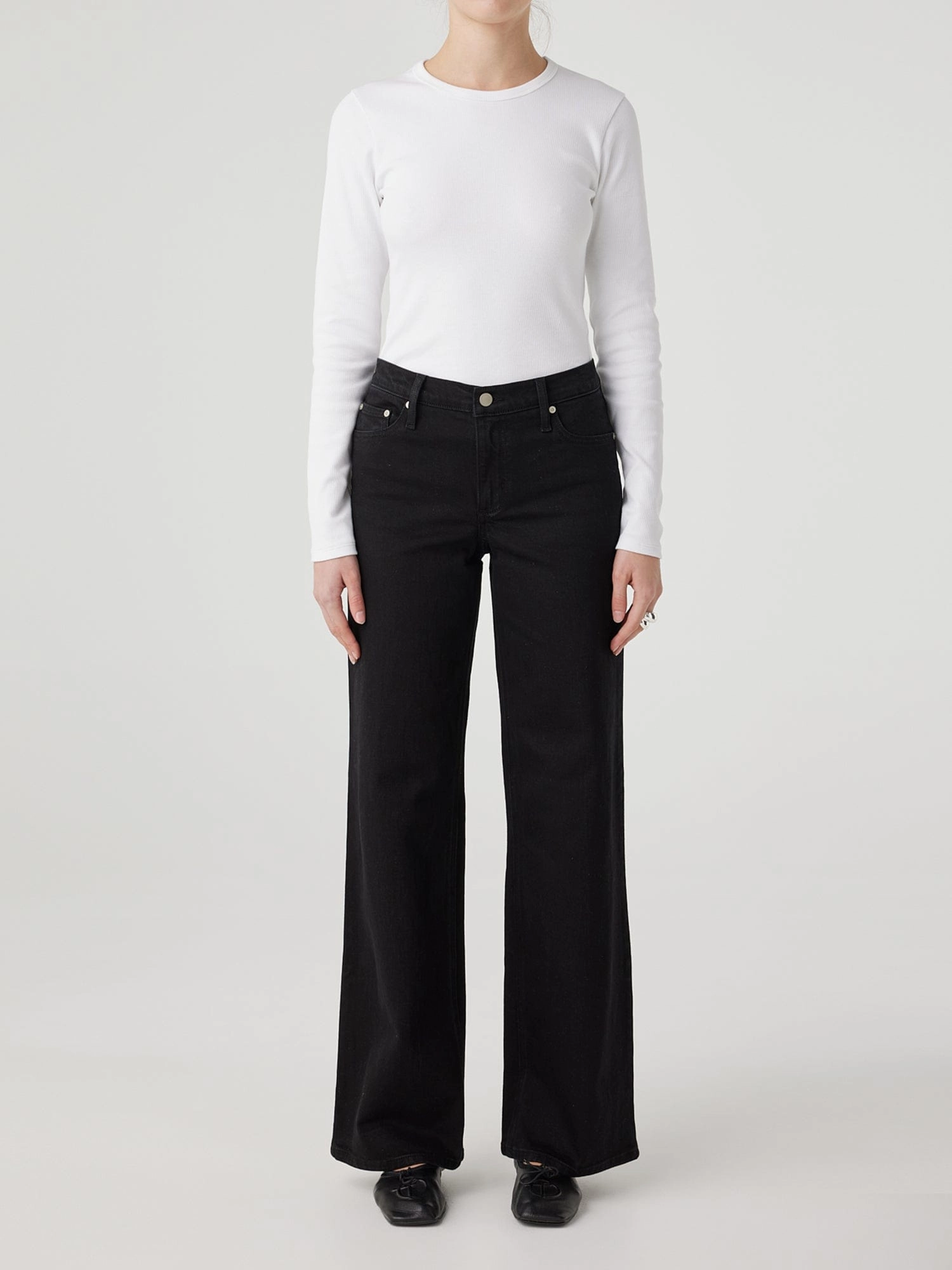 Sporty Look Nikki Jean Black