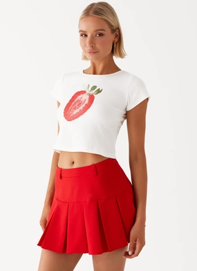 Lovers Low Rise Pleated Mini Skirt - Red Utility pocket Thermal Regulating Lined interior Lovers Low Rise Pleated Mini Skirt - Red