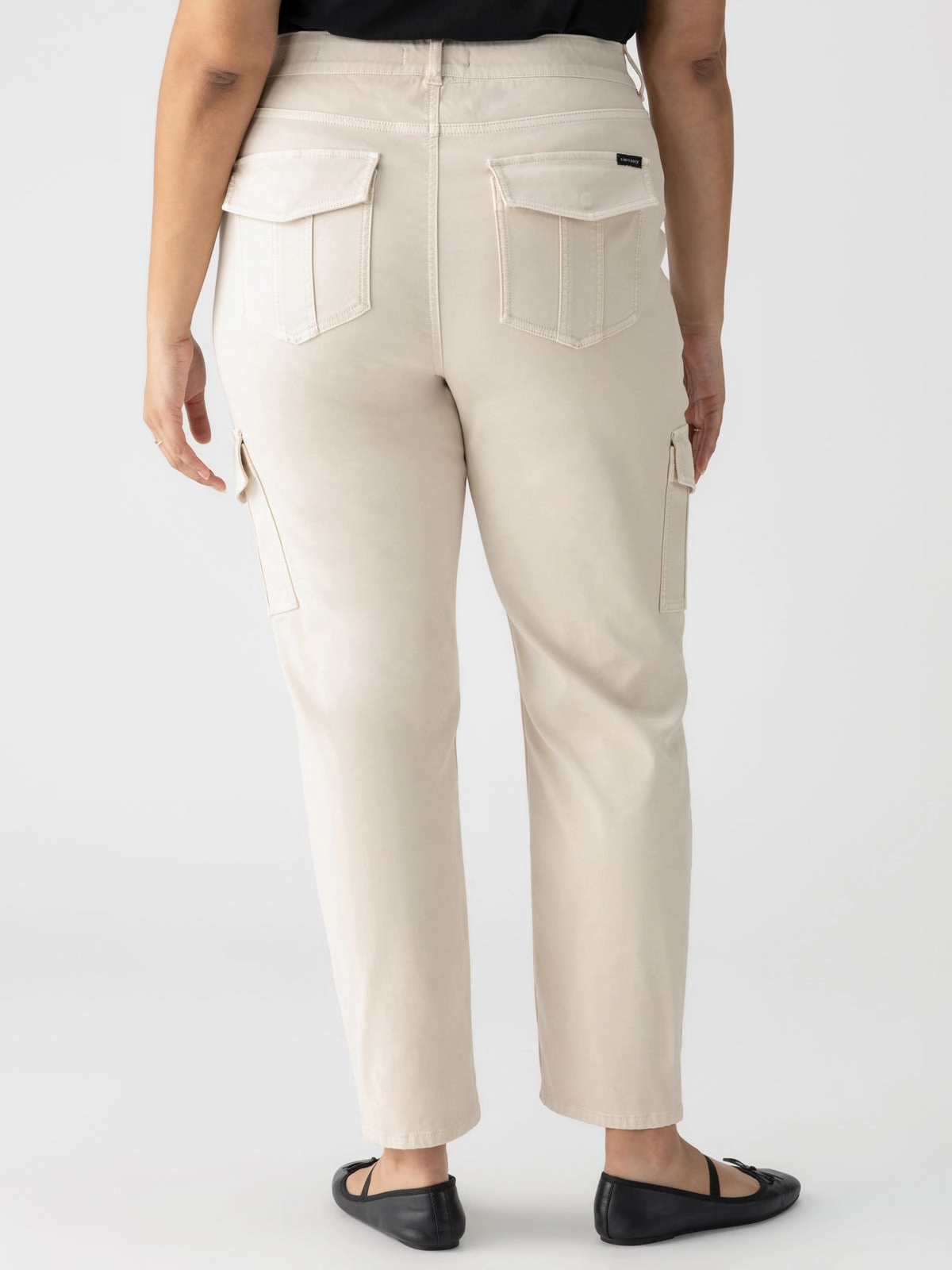 Utility Fit Sculpted Hayden Cargo Standard Rise Pant Toasted Almond Extended Sizing