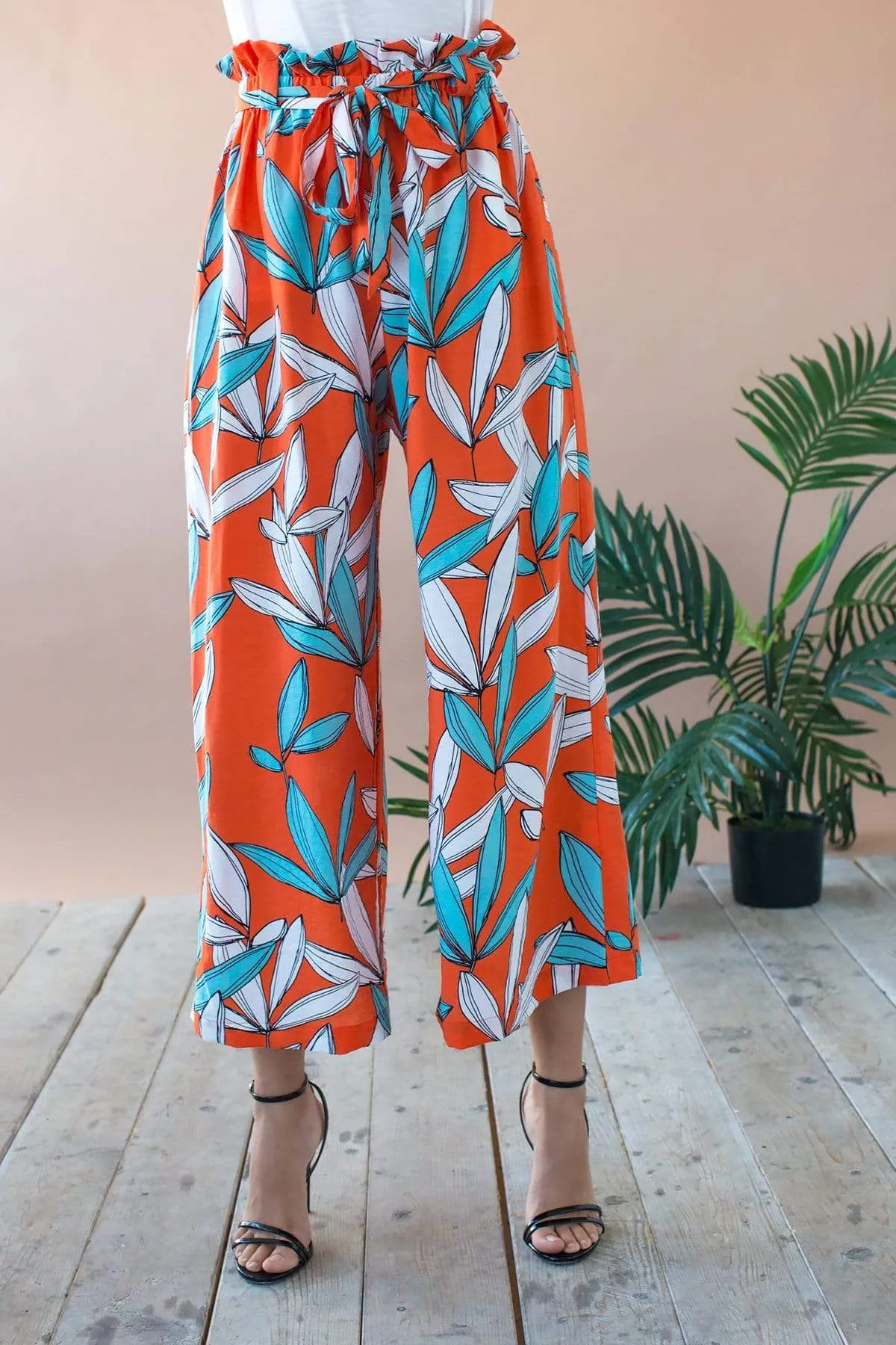 Easy Stretch Lukas Cropped Wide Leg Pant With Paperbag Waist- Rio Flora