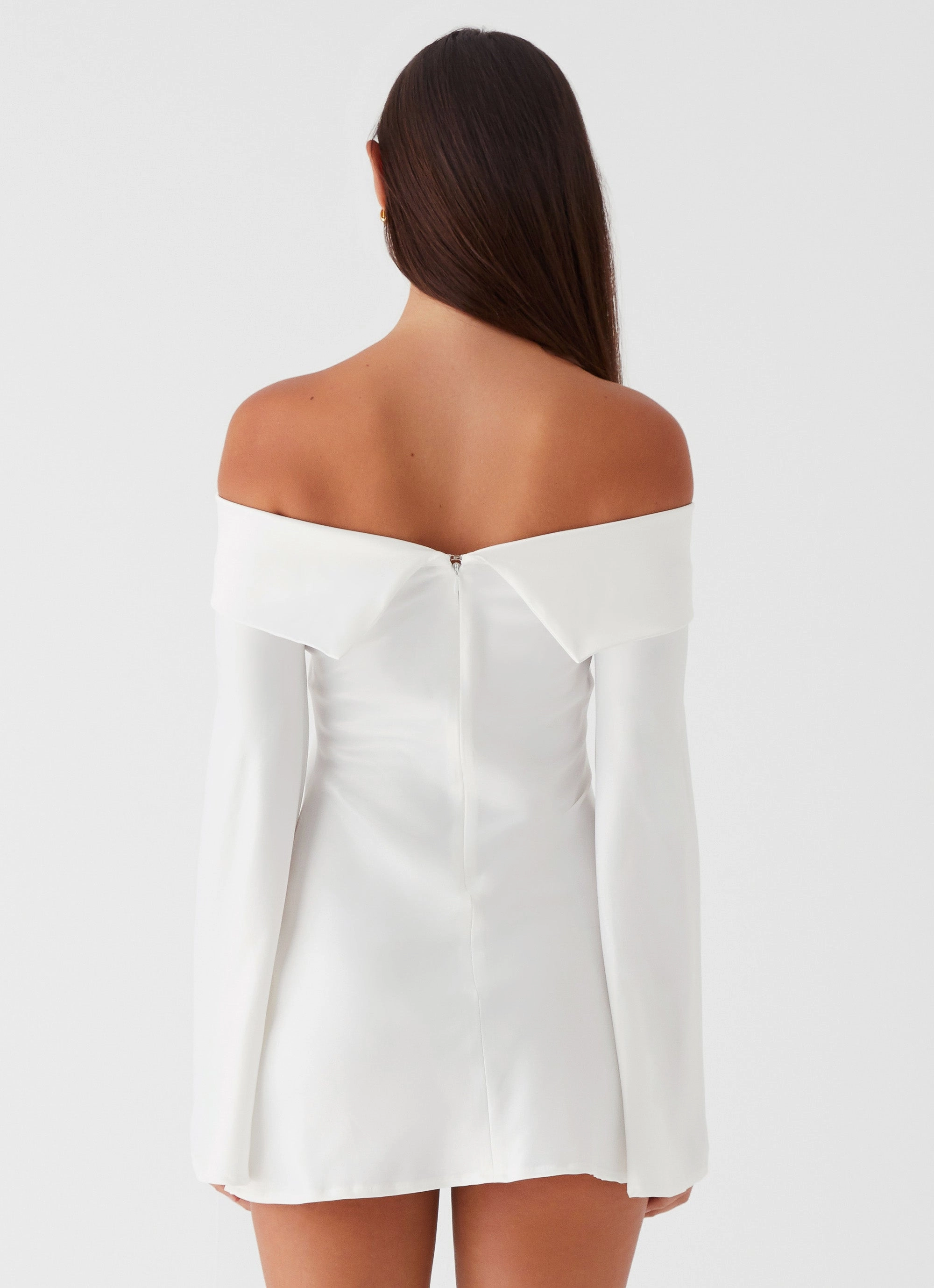 Lumina Long Sleeve Mini Dress - White Smile Glow Flattering Waist Design